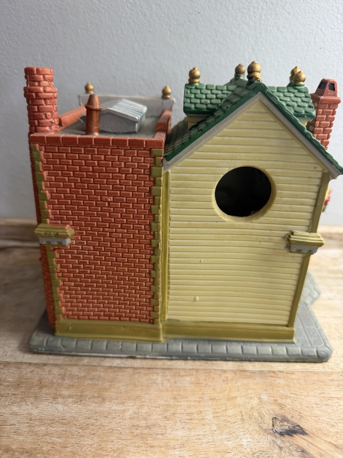 PRINGLE CANDLE & SOAP MAKERS New LEMAX Christmas Holiday Village Town Rare 25354