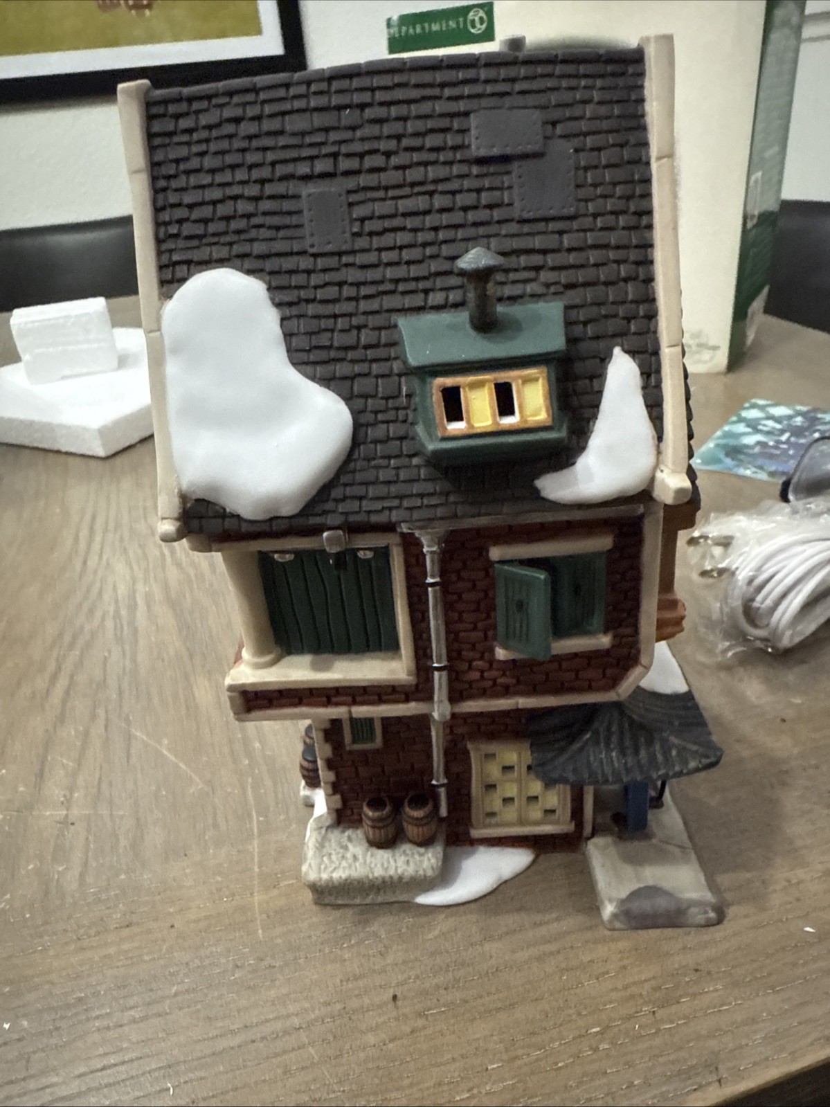 VINTAGE Dept 56 Dickens’ Village #58447 “The China trader” 1999 IN BOX SEE ALL