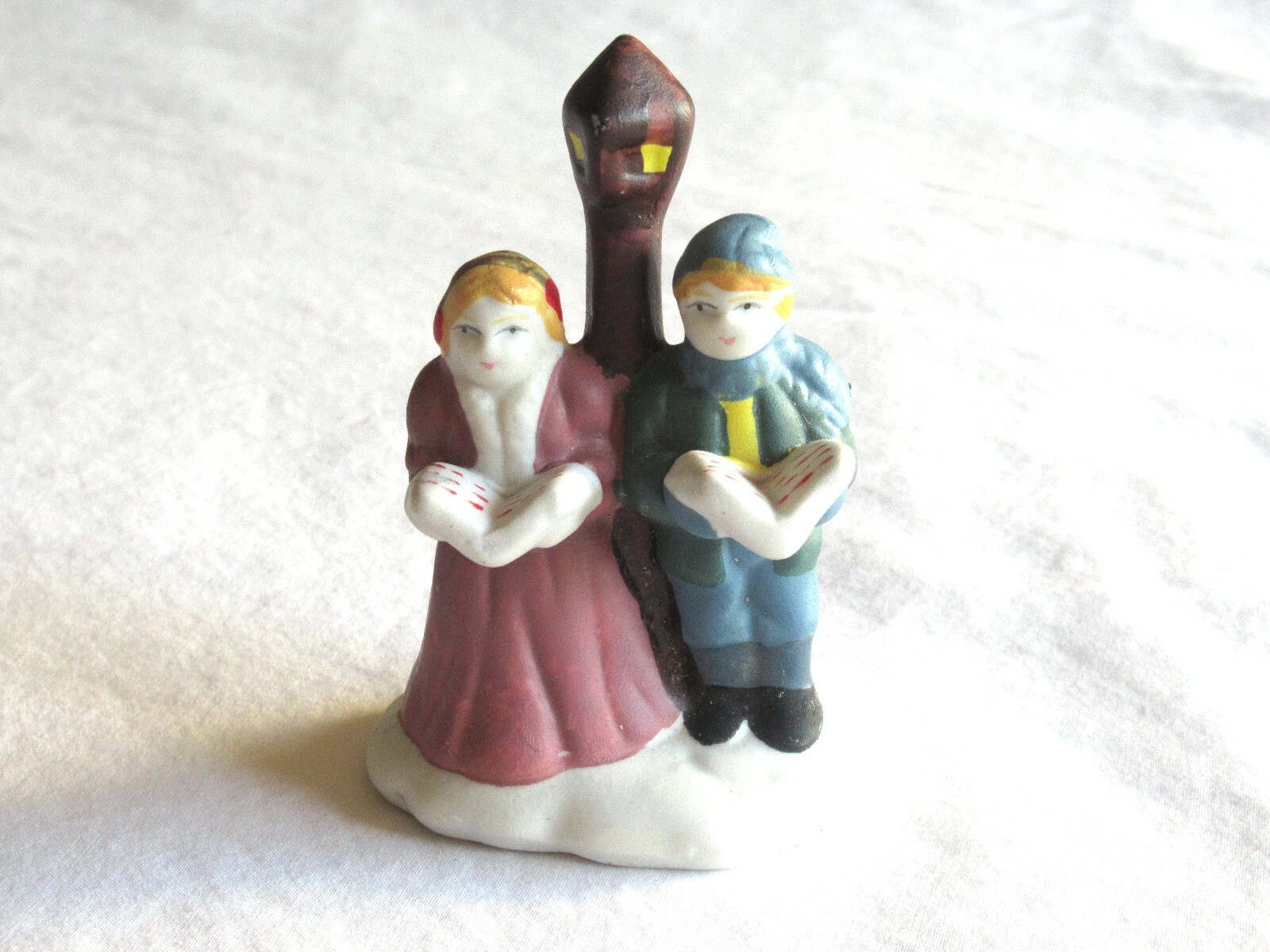 Christmas Village Figurine Boy Girl Singing Caroler Lampost Children Kids 3.75″