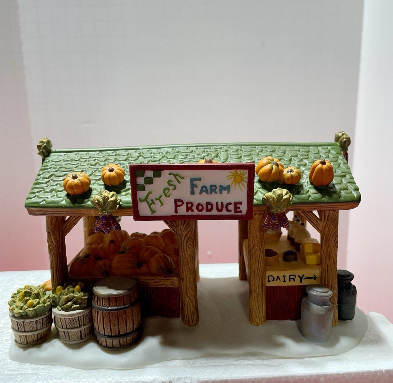 Dept 56 Farmer’s Market New England Village 2pc Farm Stand Pumpkin Apples #56637