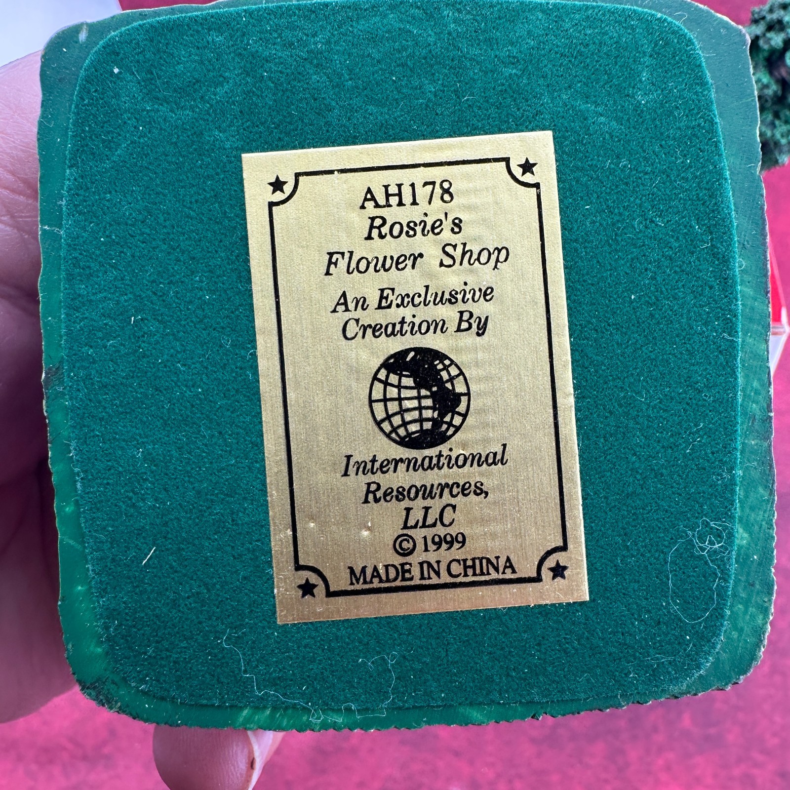 LIBERTY FALLS AMERICANA COLLECTION “ROSIE’S FLOWER SHOP AH 178 , THE OLDEST TREE