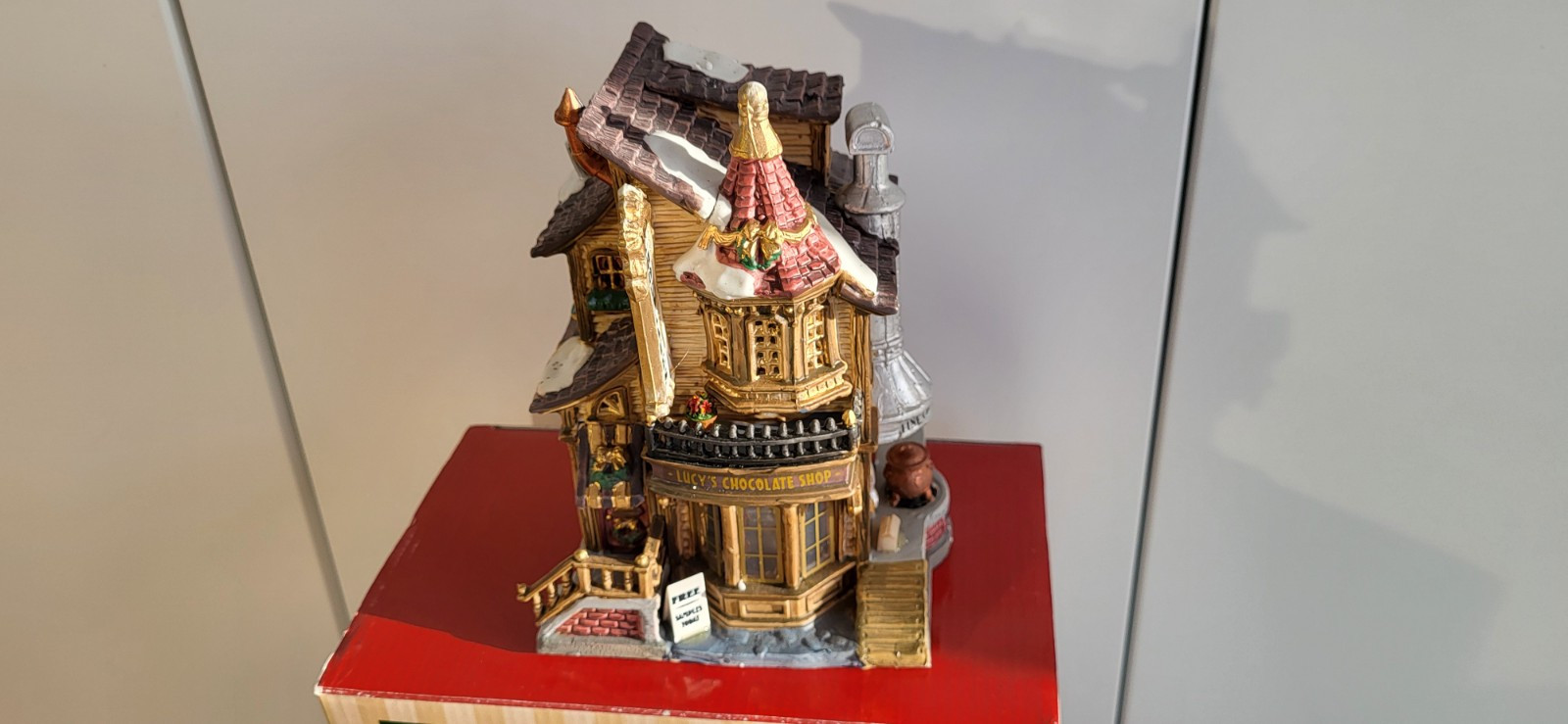 ( 1) Lemax Season’s Greetings Christmas Lucy’s Chocolate Shop Caddington Village