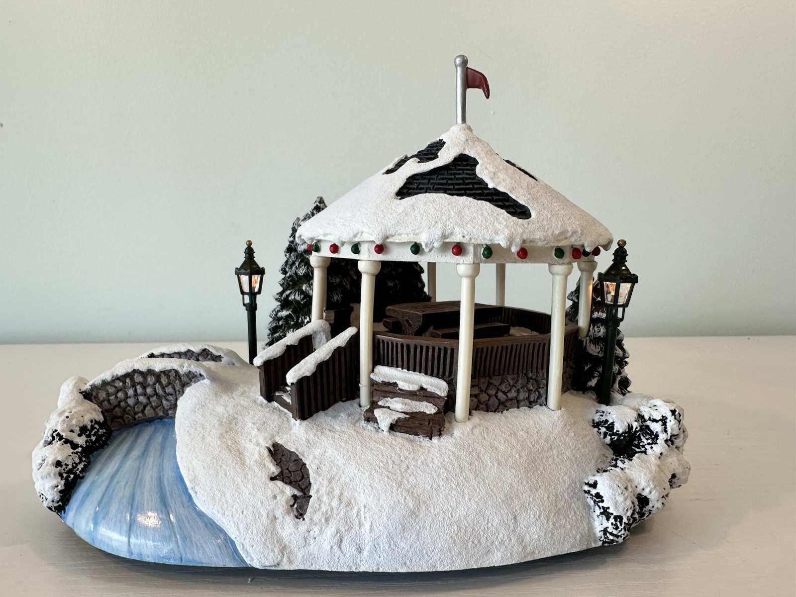 Hawthorne Village Terry Redlin Winter Memories – Winter Memories Gazebo