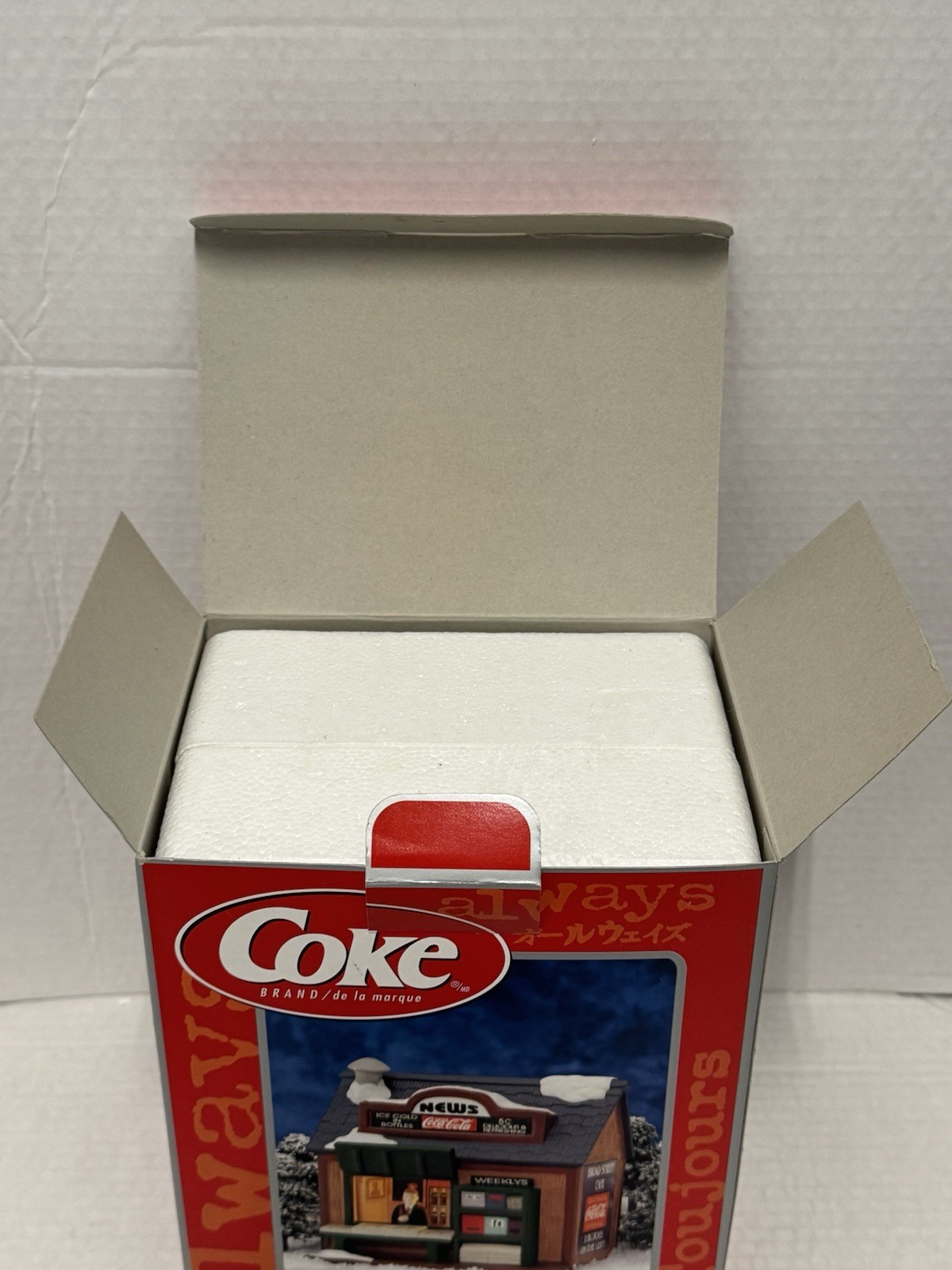Brand NEW Vtg Coca-Cola Town Square Collection “Town Square News Stand”Christmas