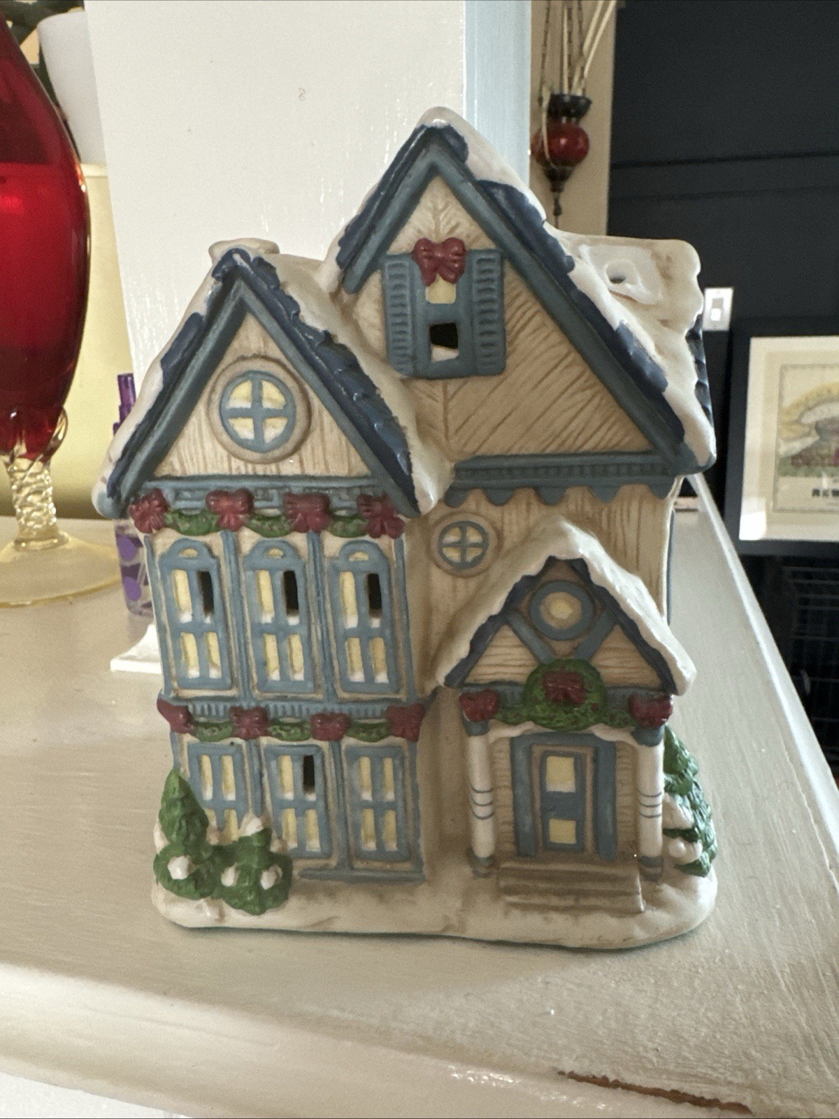 House of Lloyd 1993 7″ Tall Christmas Village House Hole For Nite Lite Vintage