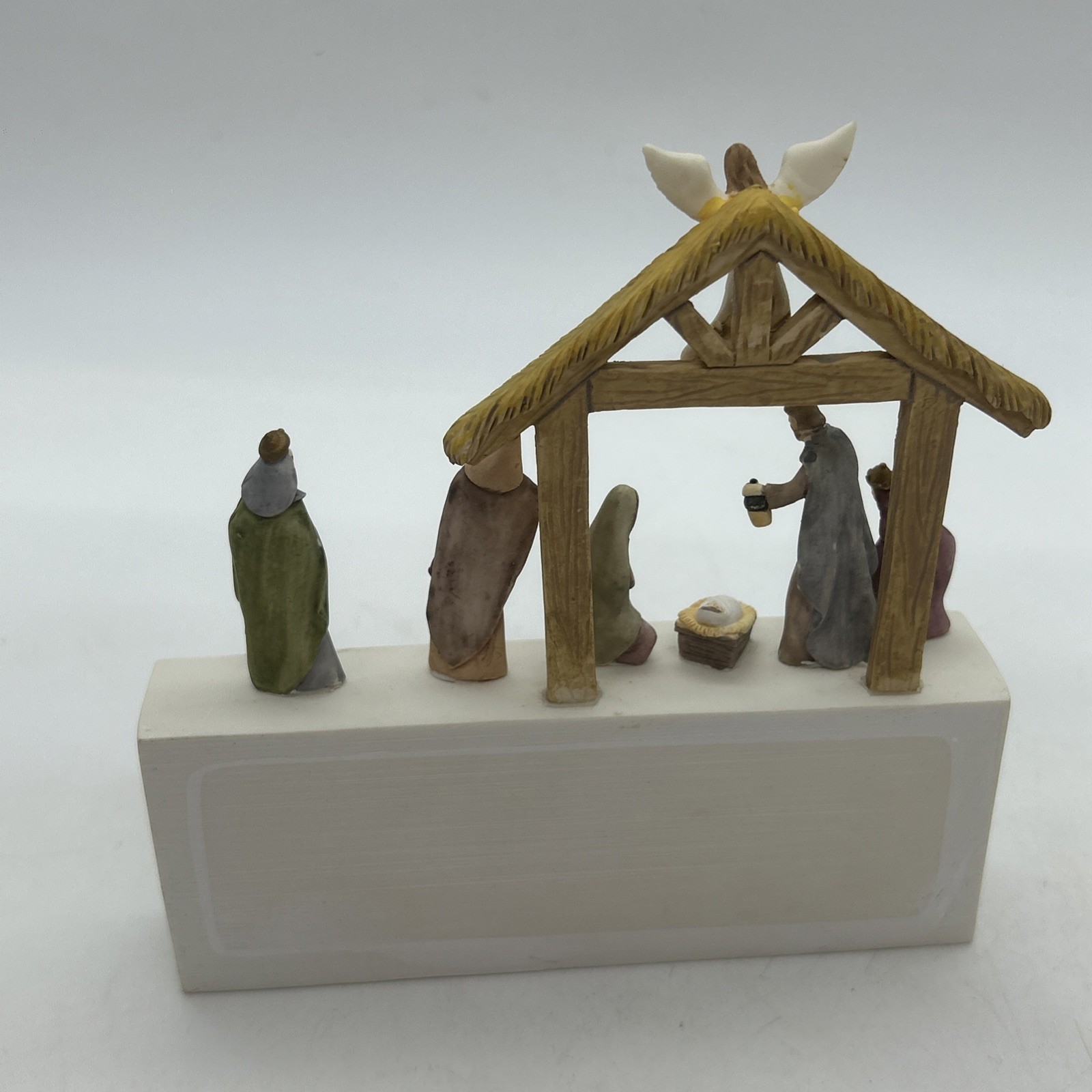 Light Up Nativity Christmas Scene Away In A Manger Table Top 3D Diorama
