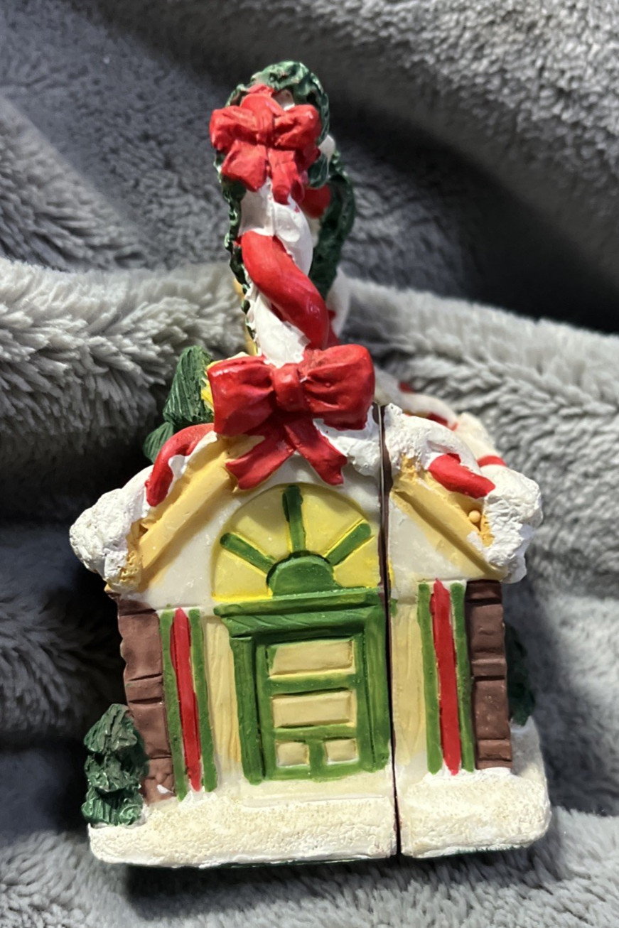 K’s Collection Surprise Christmas house hinged with arch