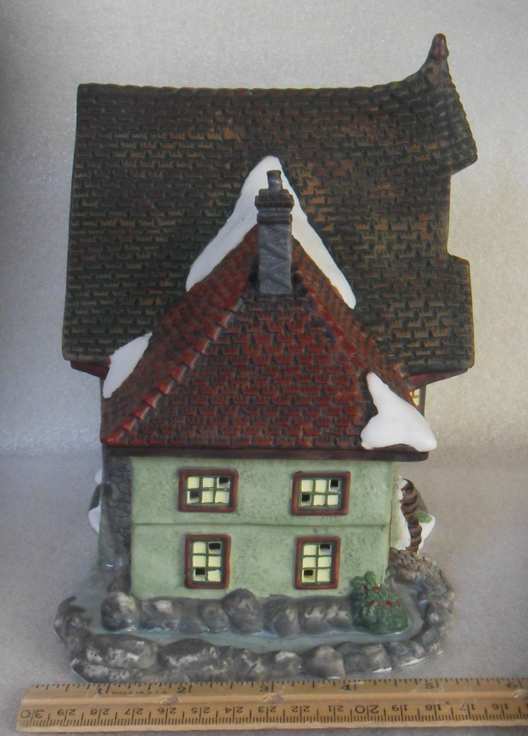 Santa’s Workbench Crystal Creek Winery House 2002 Christmas Collectibles Ceramic