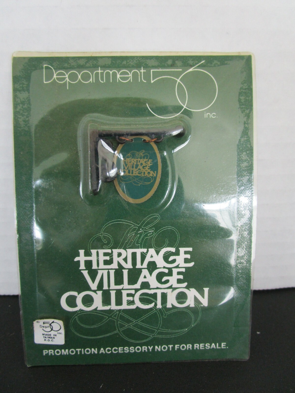 Dept 56 Heritage Village Collection PROMOTIONAL Hanging Banner Sign #948-2 NEW