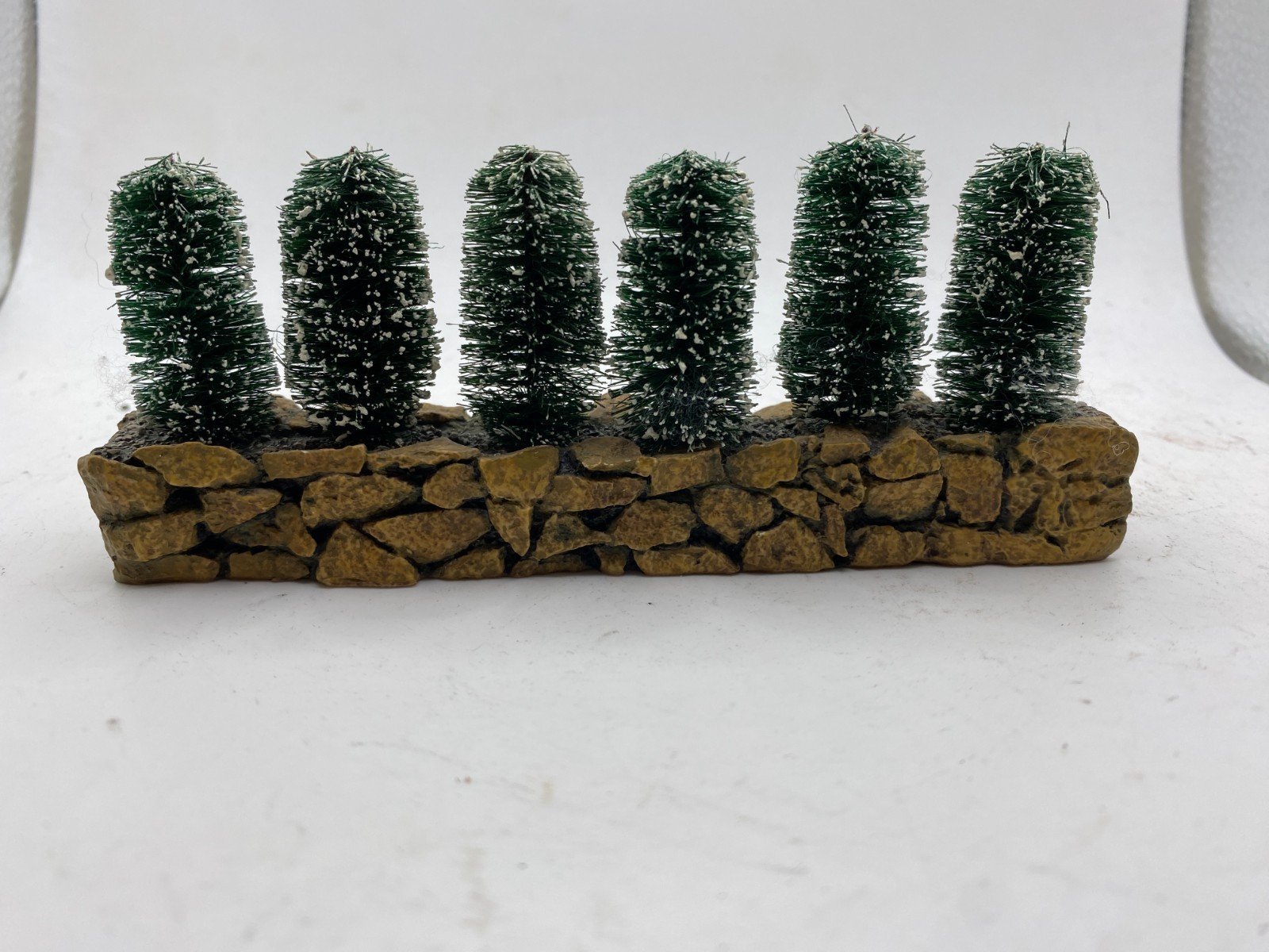 Department 56 D56 #52724 Retired Stone Wall With Sisal Hedge New!