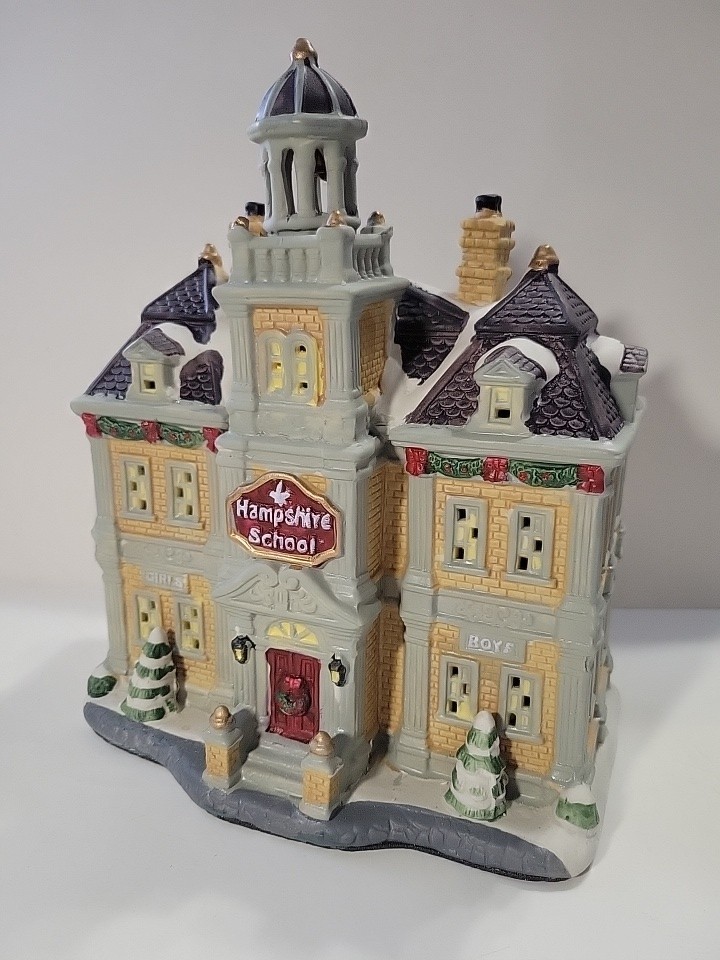 Christmas Village HAMPSHIRE SCHOOL Building w/Bell Tower Holiday Time w/Box