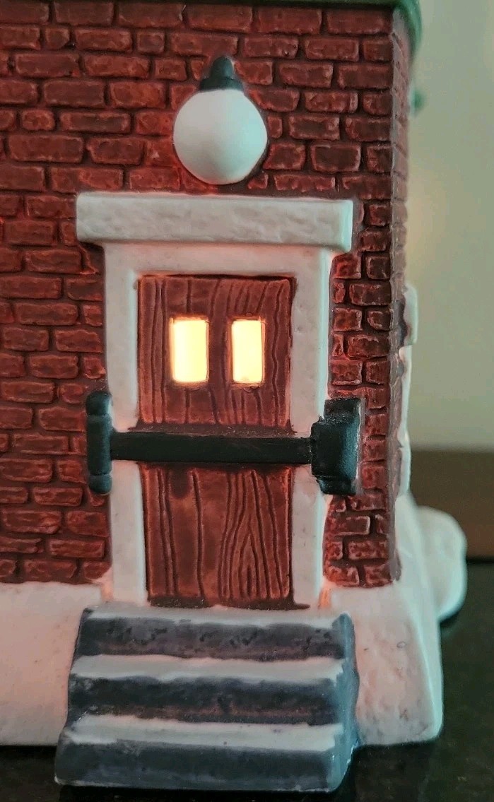 1989 Dept 56 Dickens Village “Cobles Police Station” #5583-2 Retired EUC