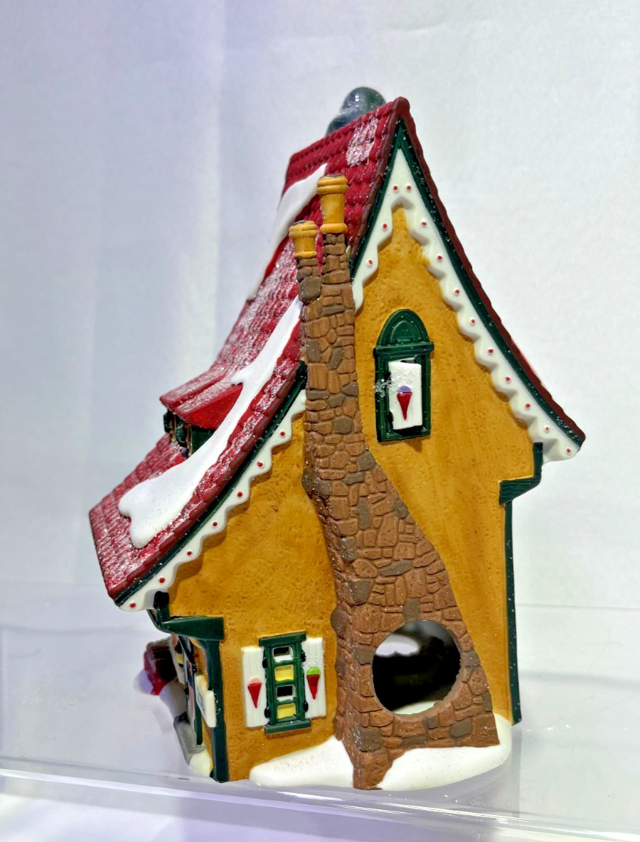 Retired Department 56 North Pole Elfin Snow Cone Works # 5633-2 With Box & Light
