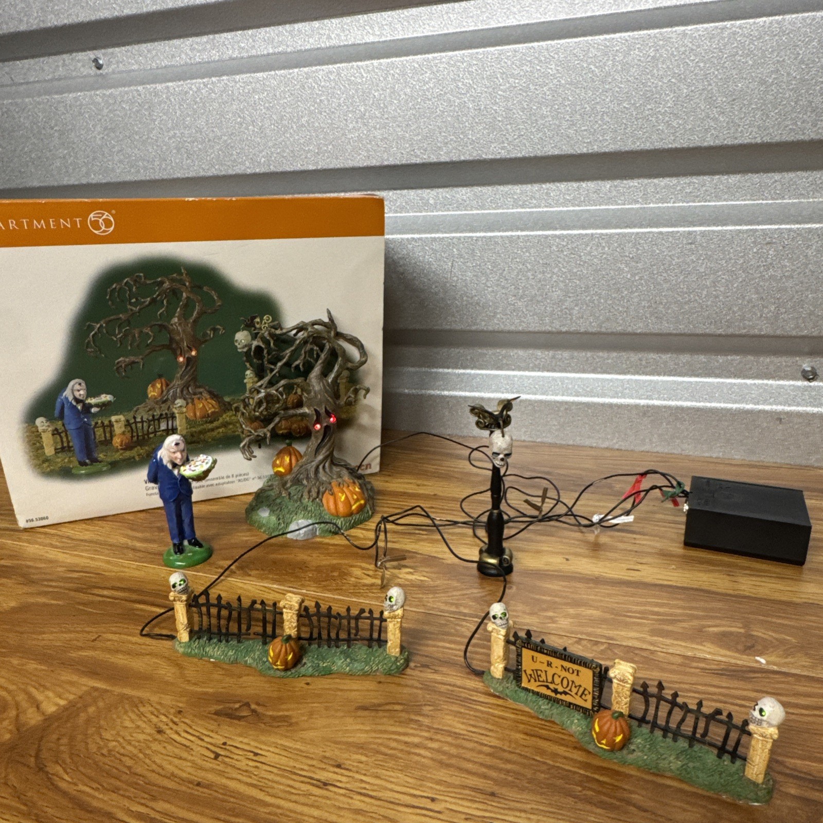 Dept 56 Village Accessories Halloween Gravely Landscape Set #56.53060 w Box