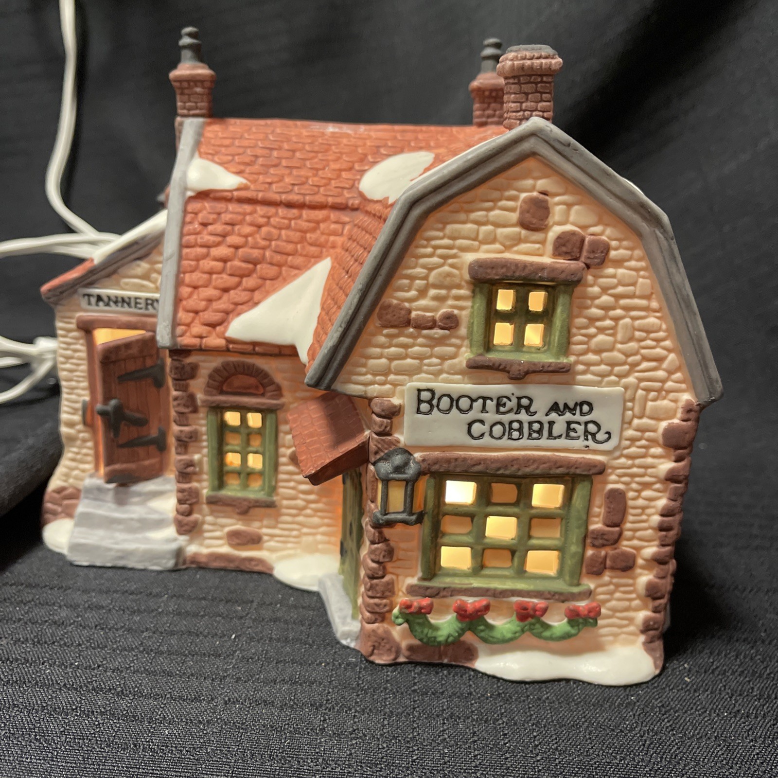 Dept 56 Dickens Heritage Village Booter and Cobbler 1988 With Light Cord & Box
