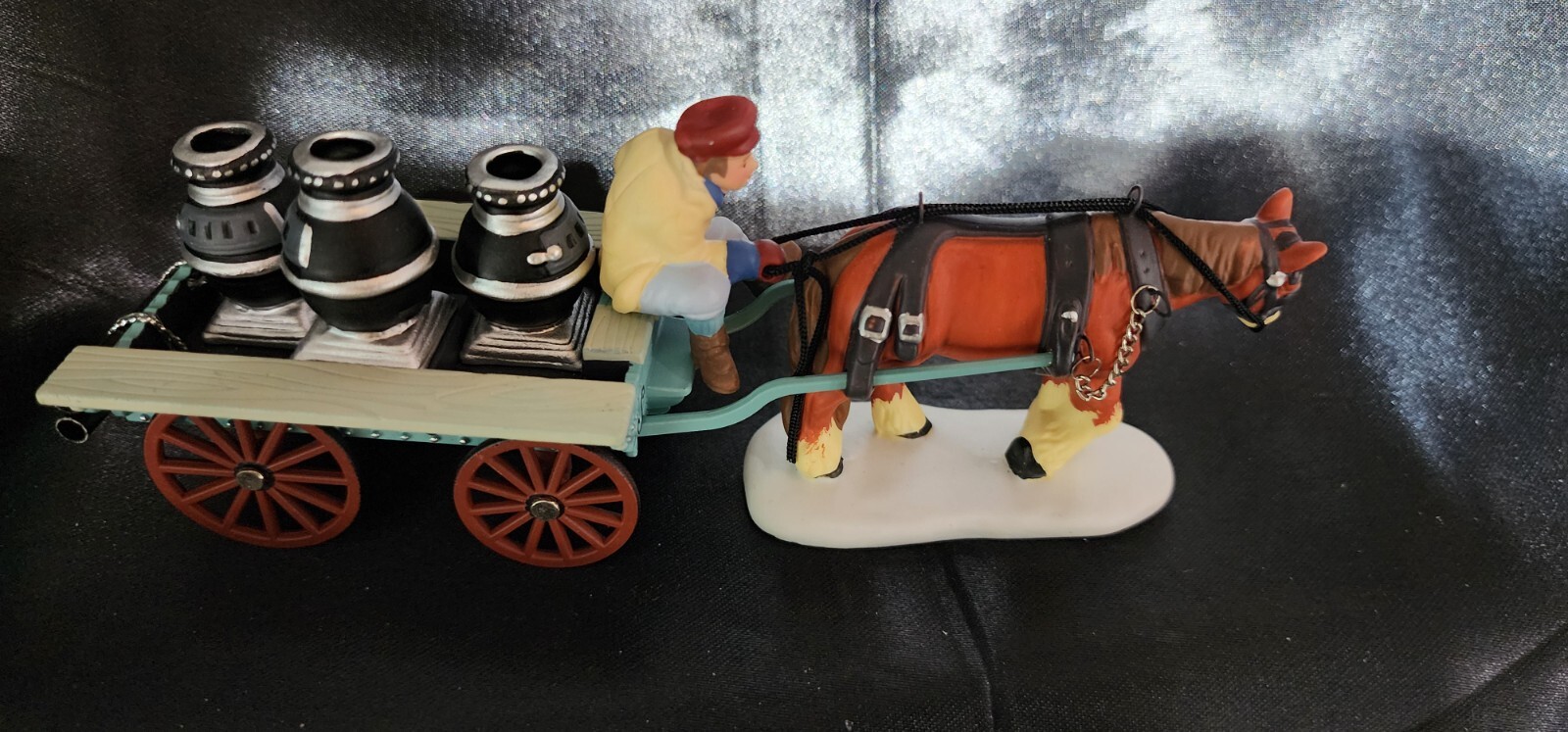 Dept 56 New England Village “A New Potbellied Stove for Christmas” #56593