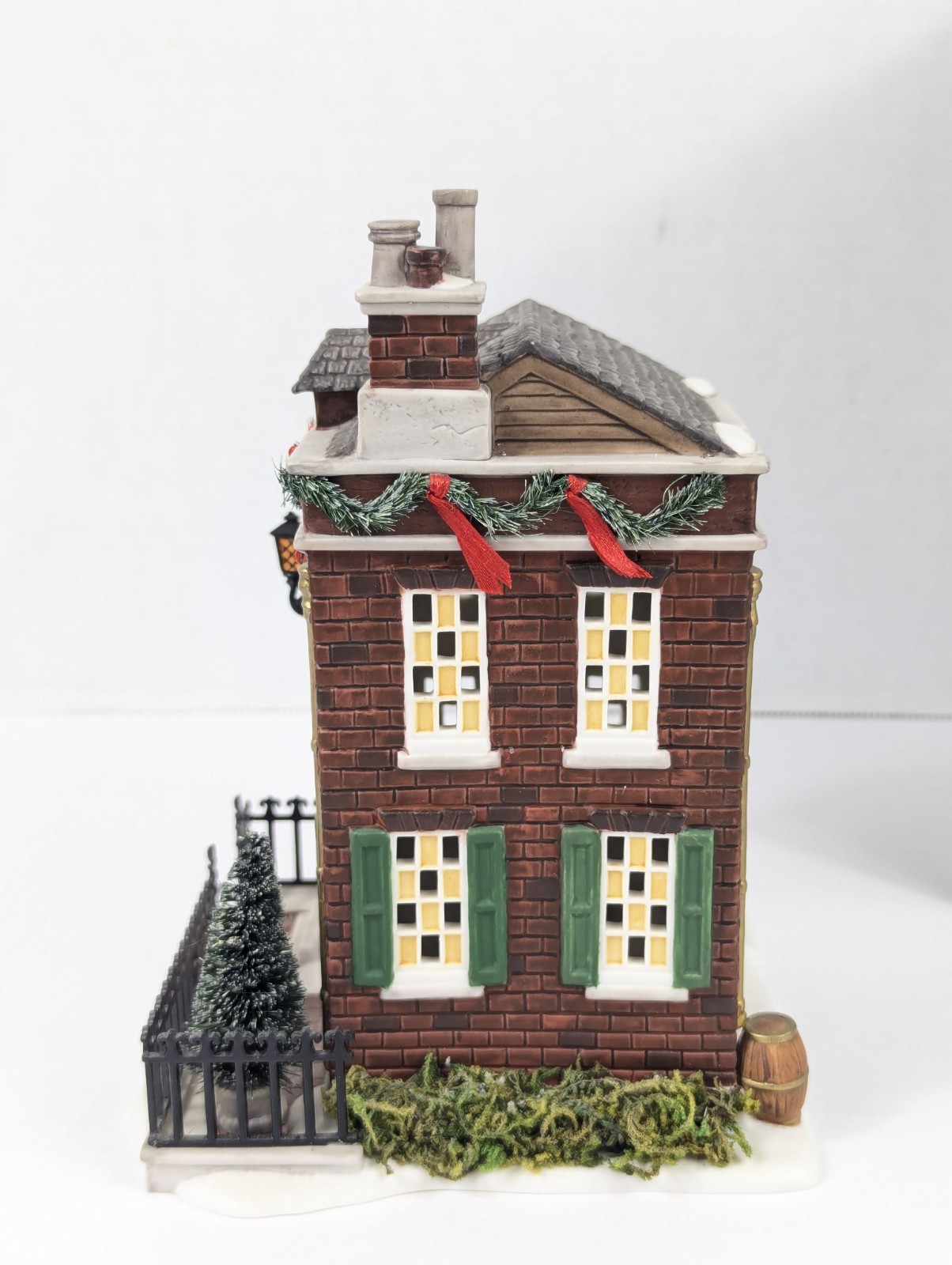 Dept. 56 Dickens’ Birthplace Special Edition With Accessory Dickens’ Village