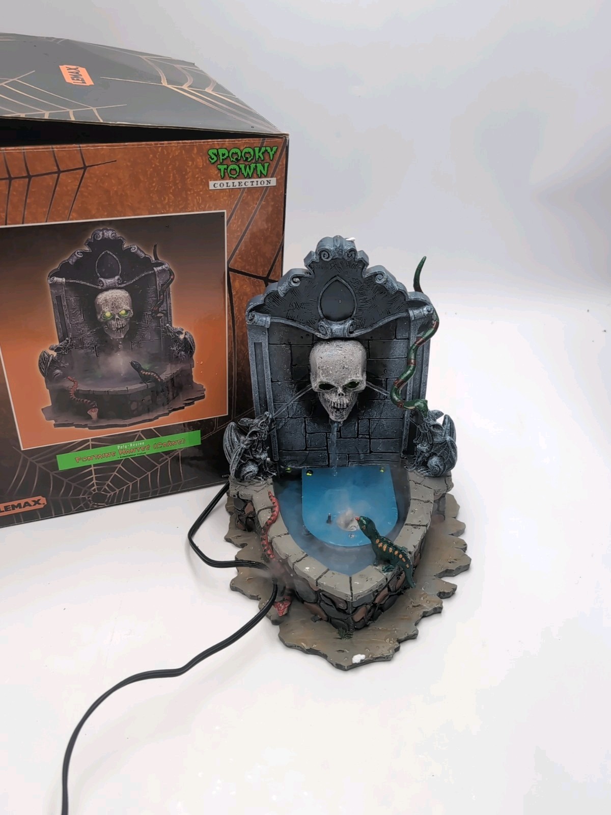 Lemax Spooky Town Halloween 2002 Haunted Fountain Skull Head #24731A Tested