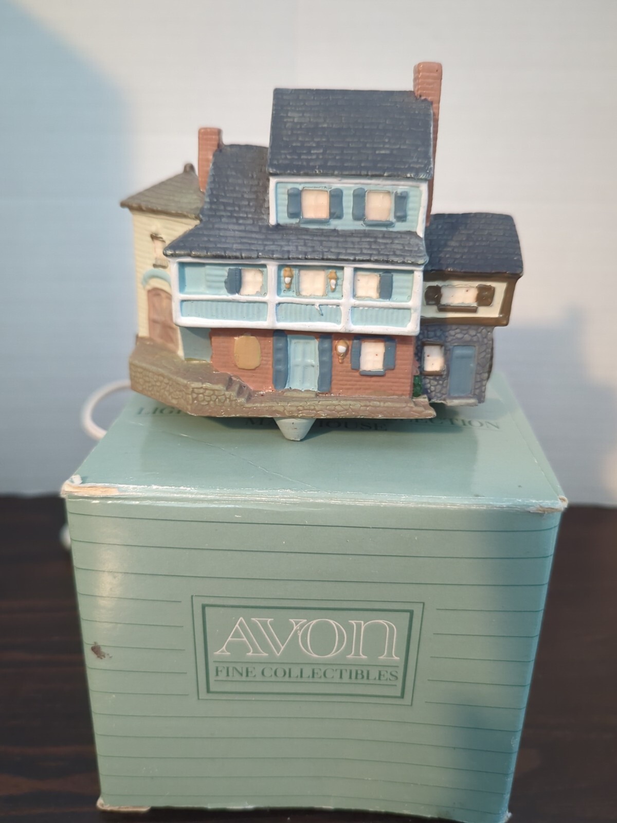 Avon Early American Light-up Village, Mainhouse, 1989, VTG, Christmas