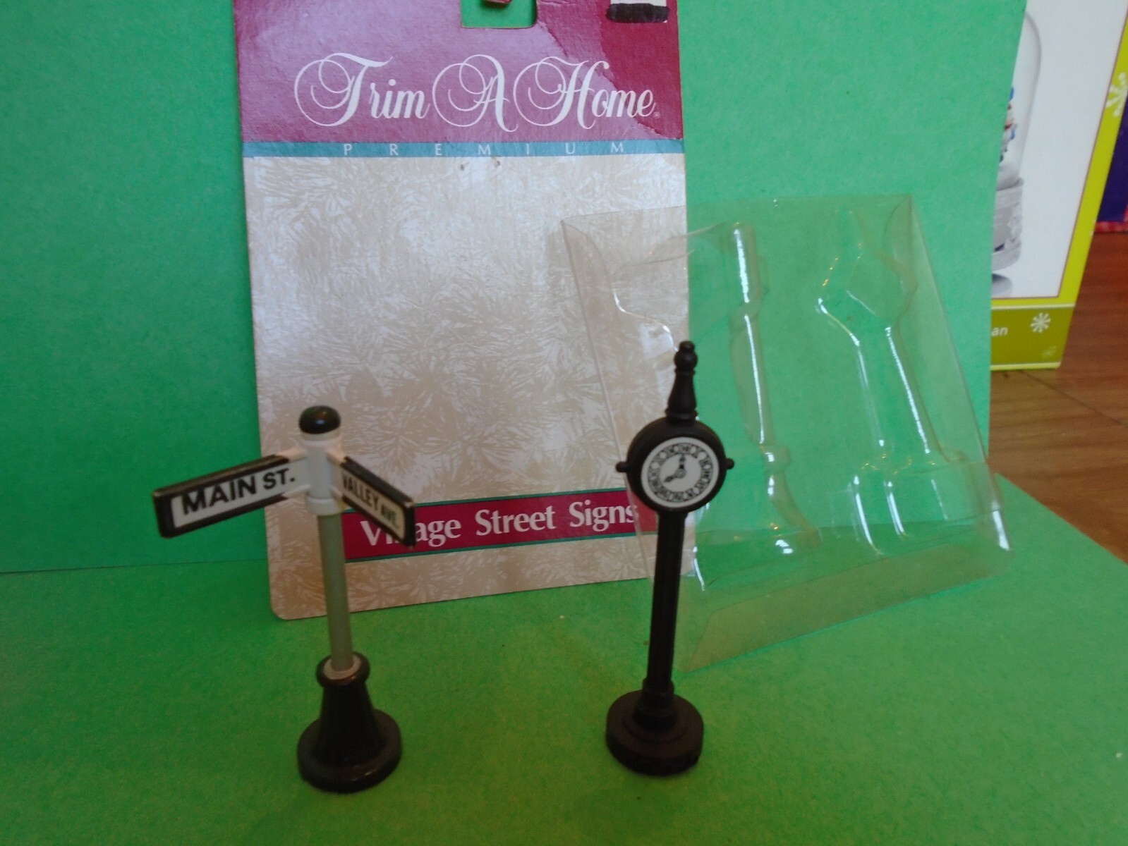 Trim A Home KMart Village Street Signs Clock Road Sign NIP