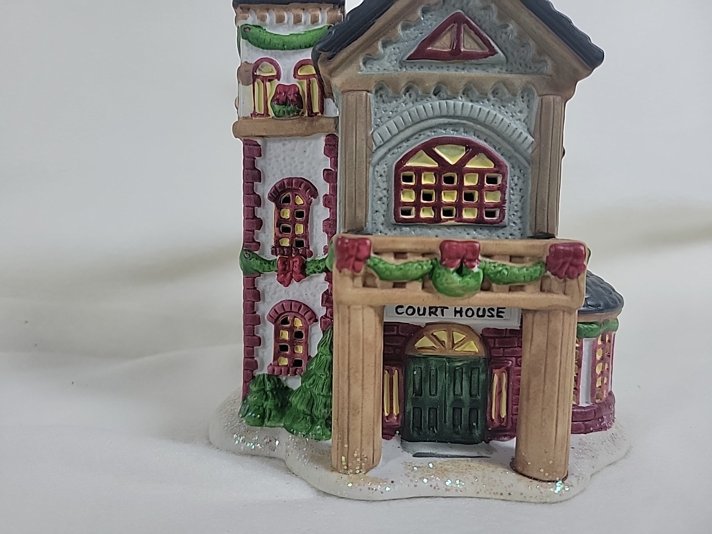 Trim A Home Bayberry Village House Court House 1999 w/box no light