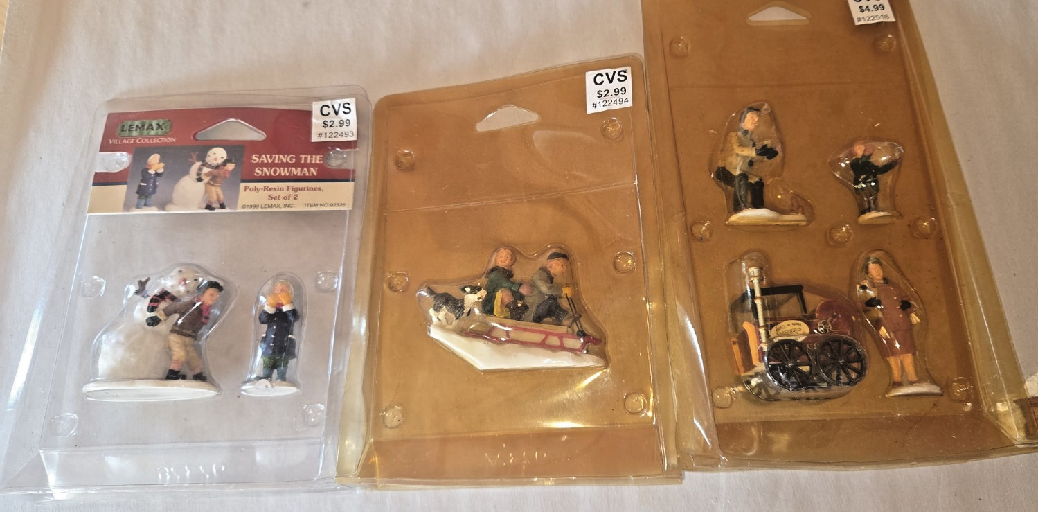 Big Lot of 27 Christmas Village Figures Lemax O’Well Folk Art
