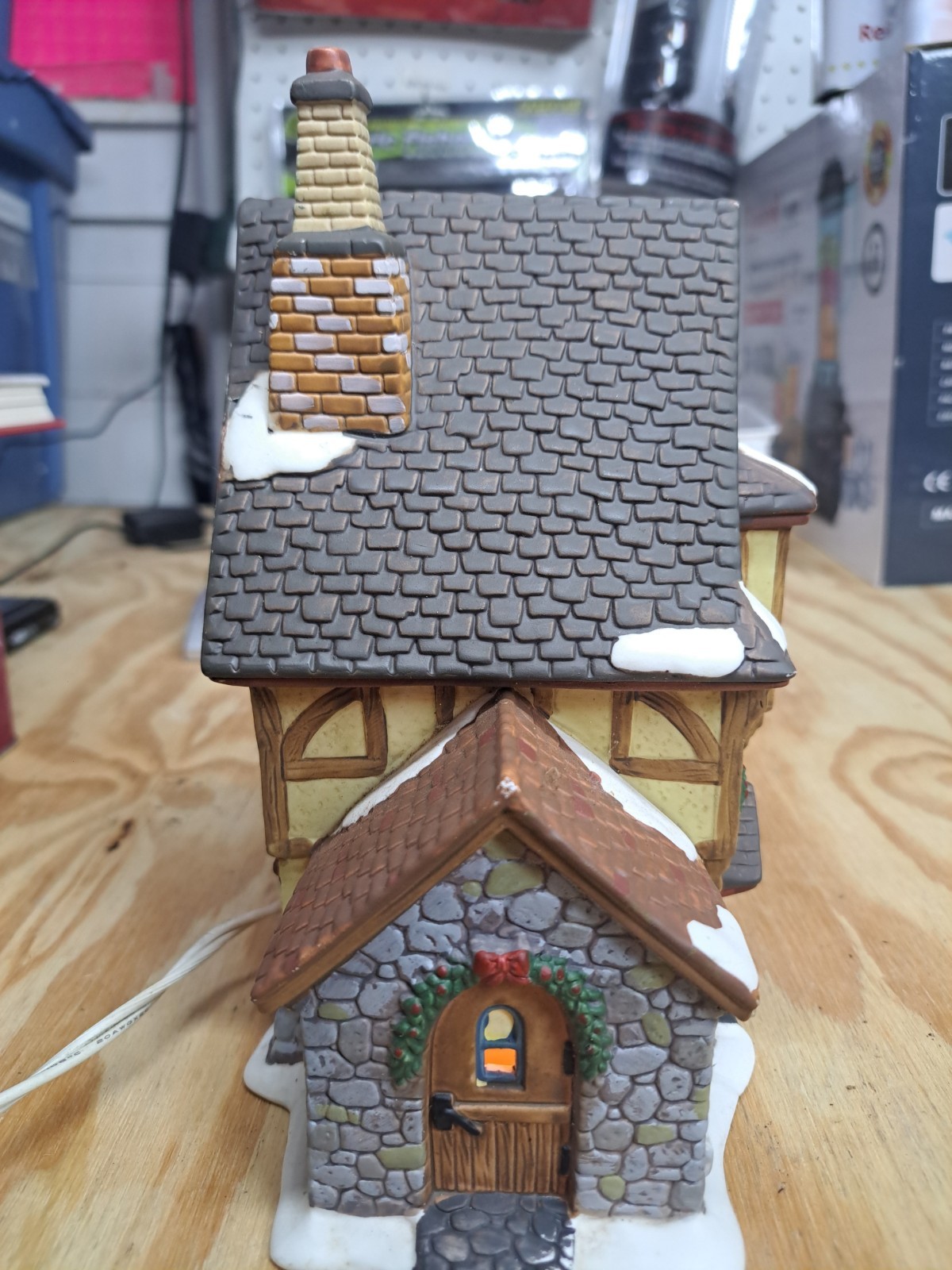 The Calico Cat Toy Shop Santas Workbench Collection O’Well Light 1999 No Box