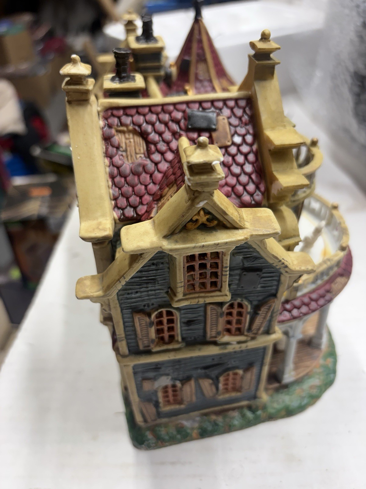 Lemax Spooky Town Black Cauldron Inn 2002 Retired Halloween Lighted House