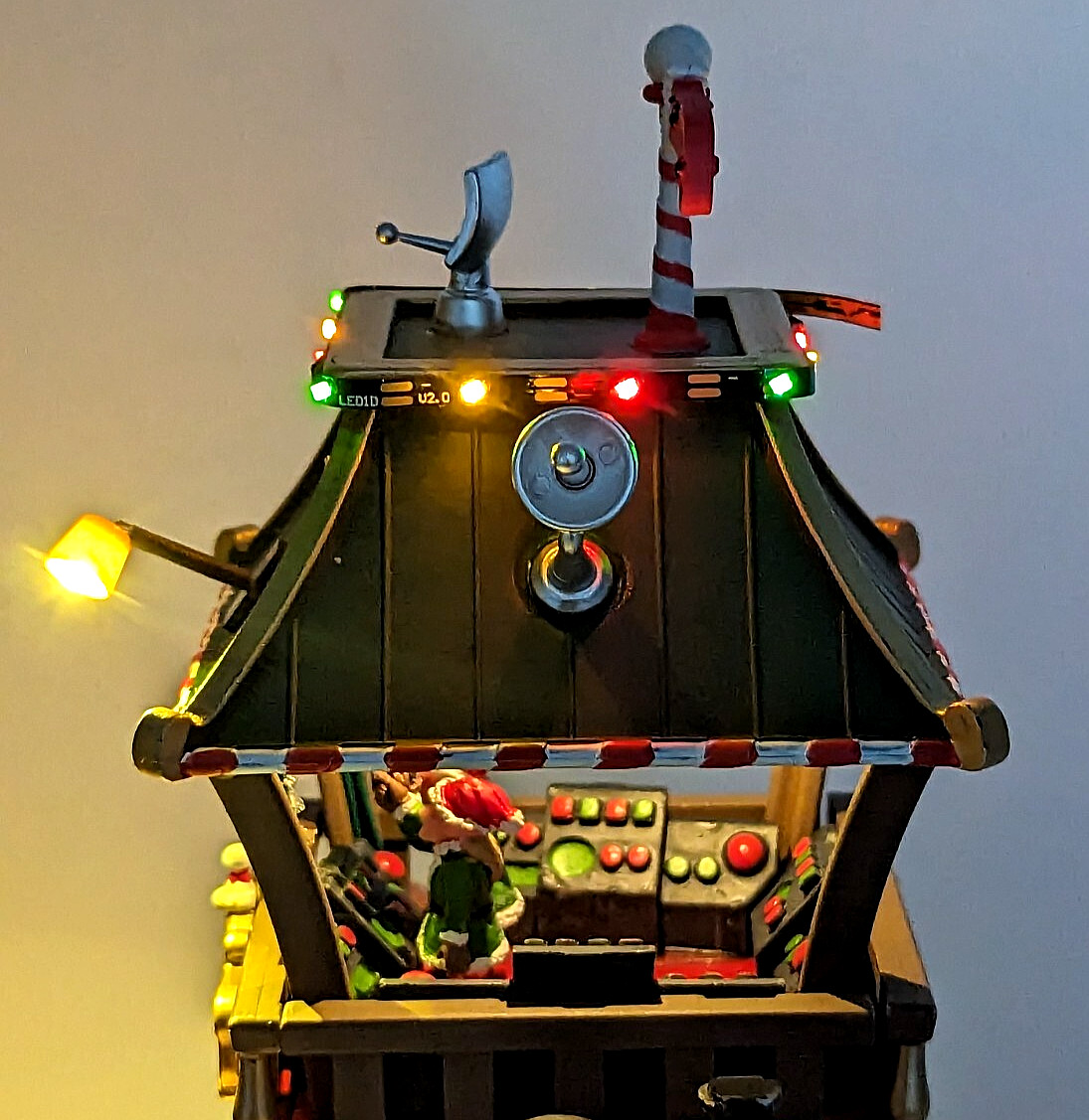 Lemax Santa’s Wonderland Village NORTH POLE CONTROL TOWER With Adapter #25864