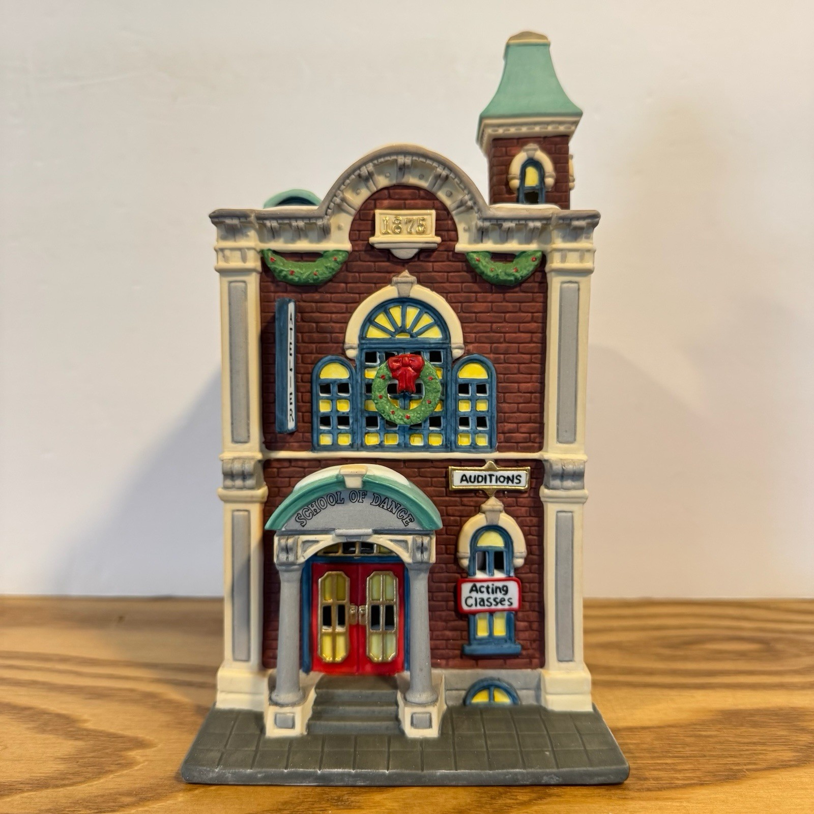 Dept 56 Arts Academy Christmas In The City Series 5543-3 Red Brown Village Piece