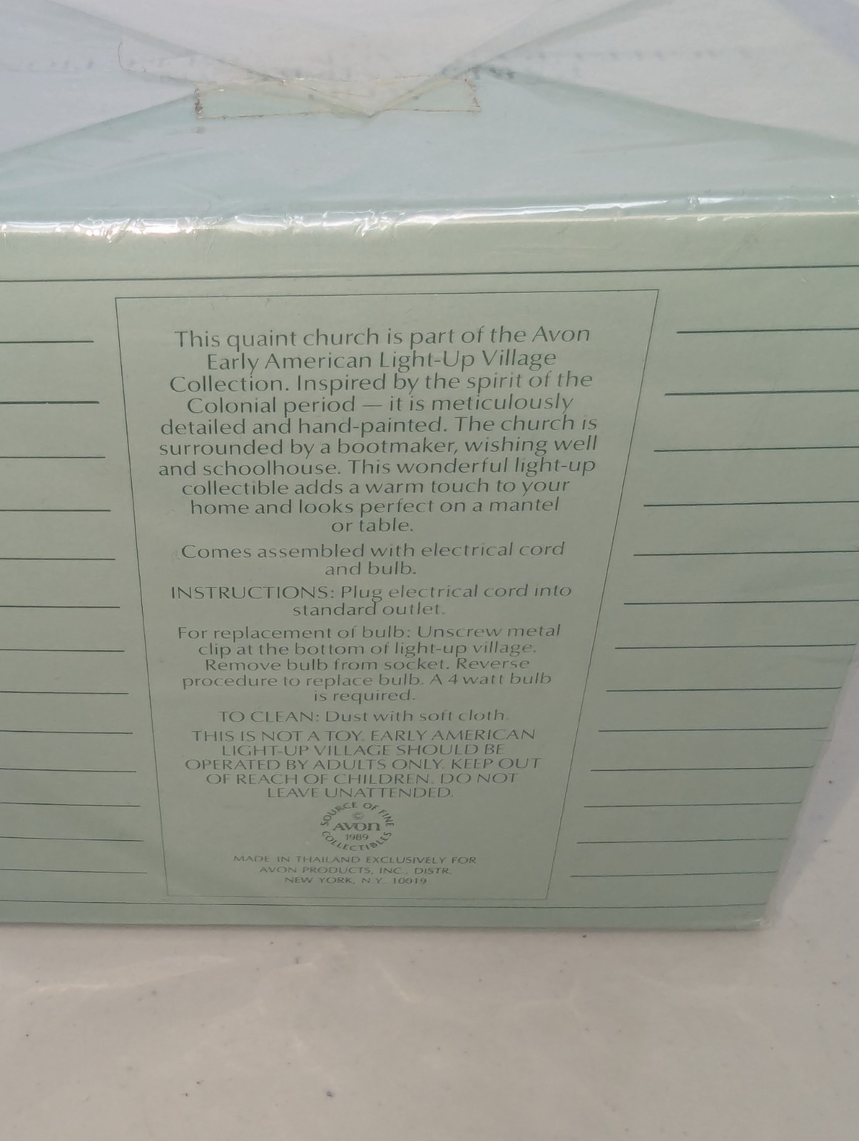Vintage AVON Early American Lightup Christmas Village Church Vintage 1989 SEALED