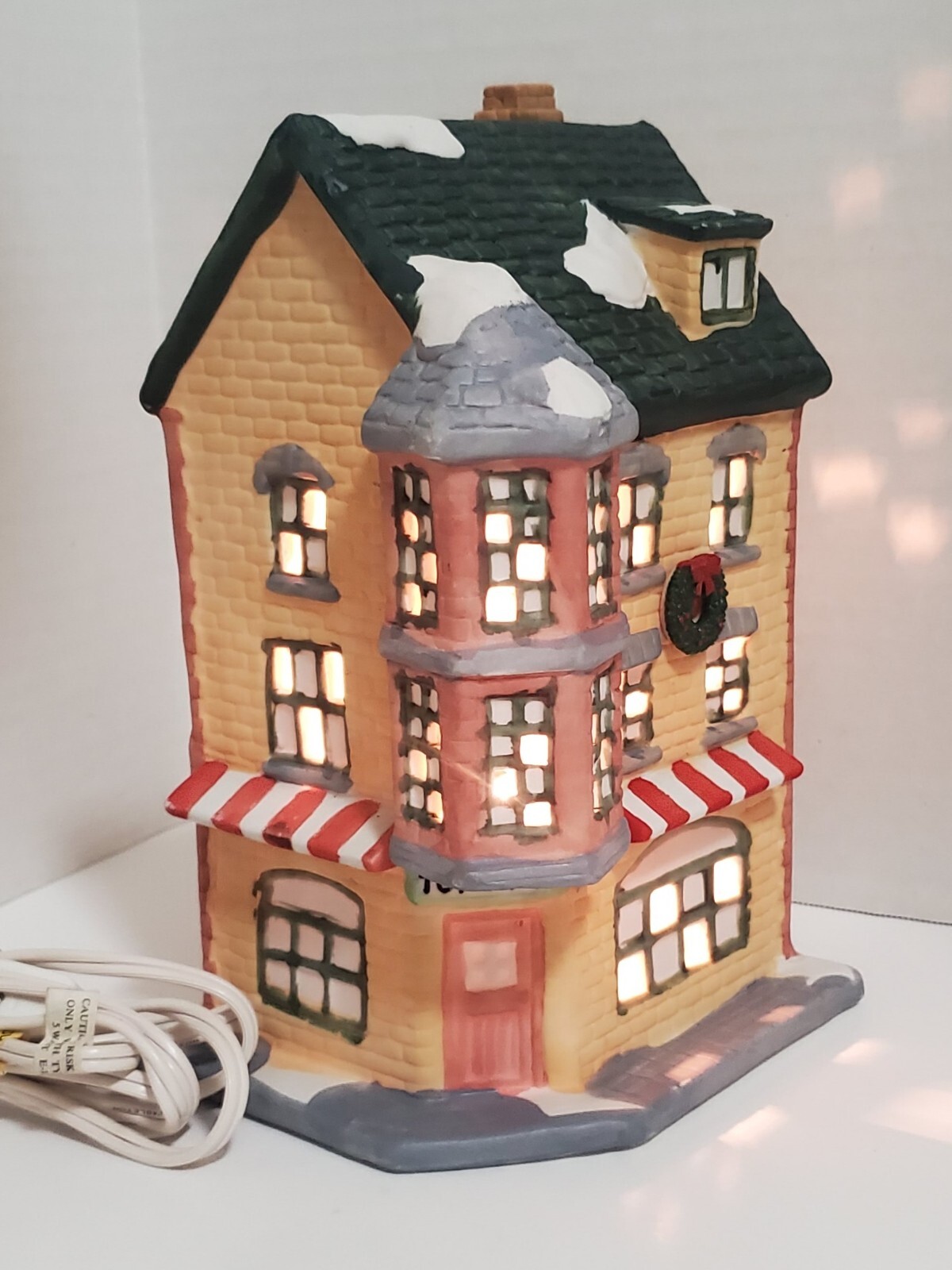 Vintage HOLIDAY EXPRESSIONS Ceramic Christmas Village Light “Toy Shop” 8.5″