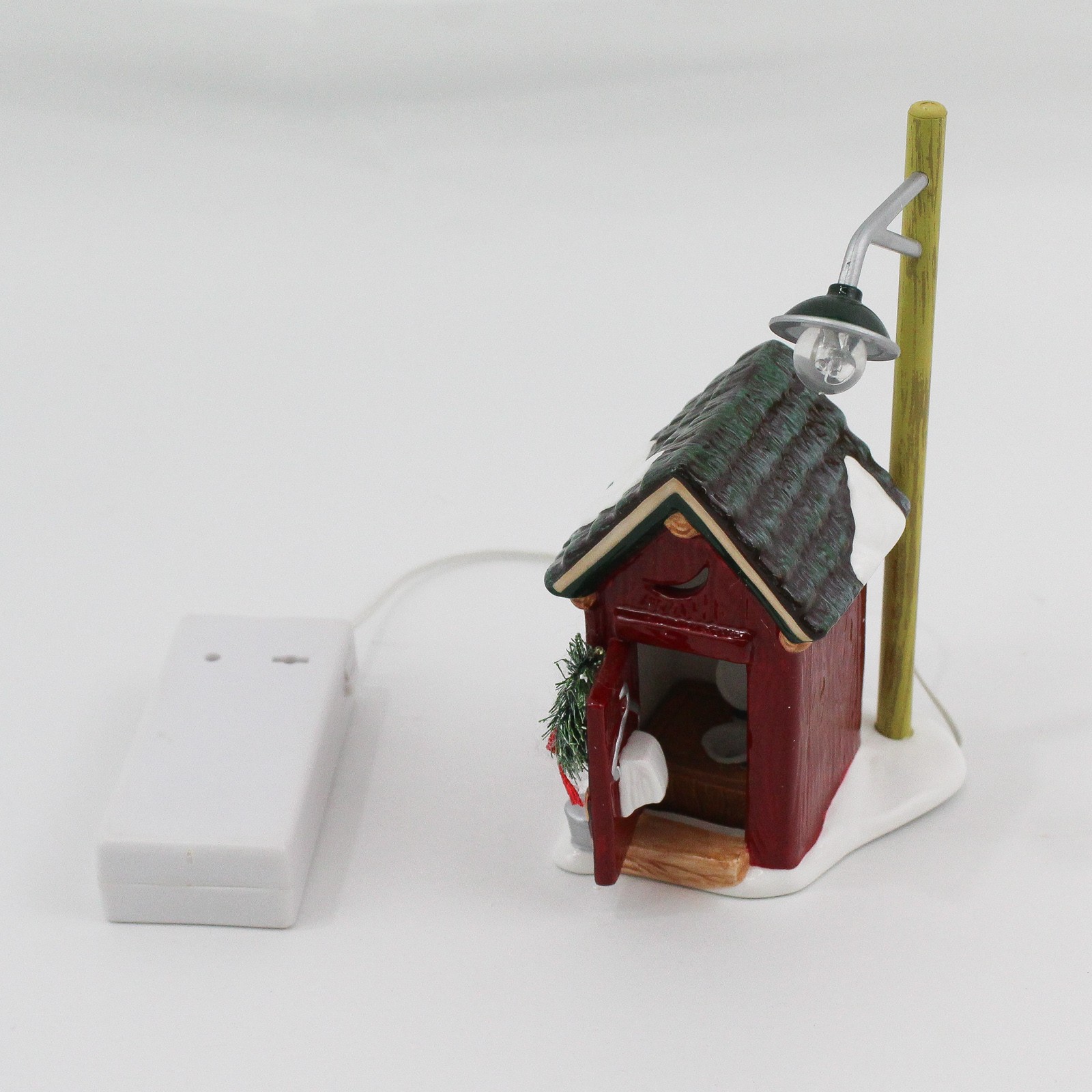 1999 Dept 56 Snow Village Backwoods Outhouse 55036