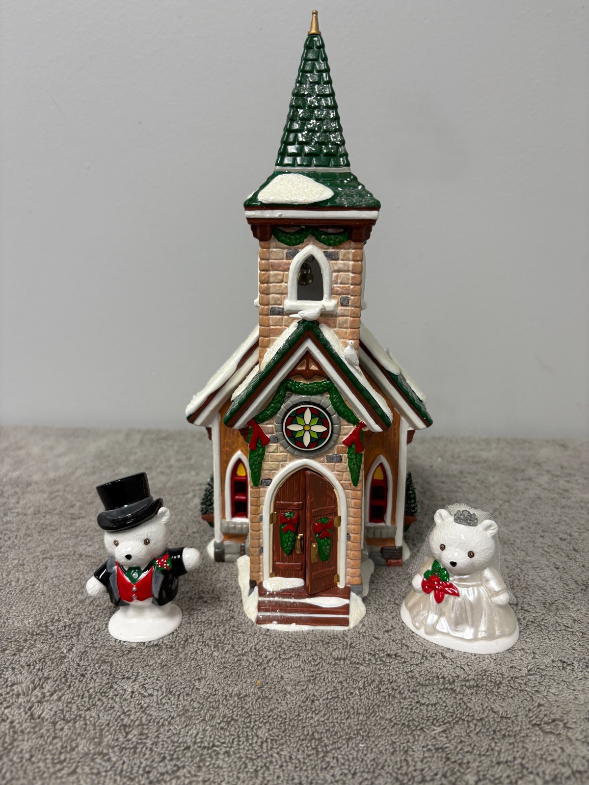Dept 56 Santabear Village 3 Piece “Mistletoe Wedding Chapel” w/Box #56.05711