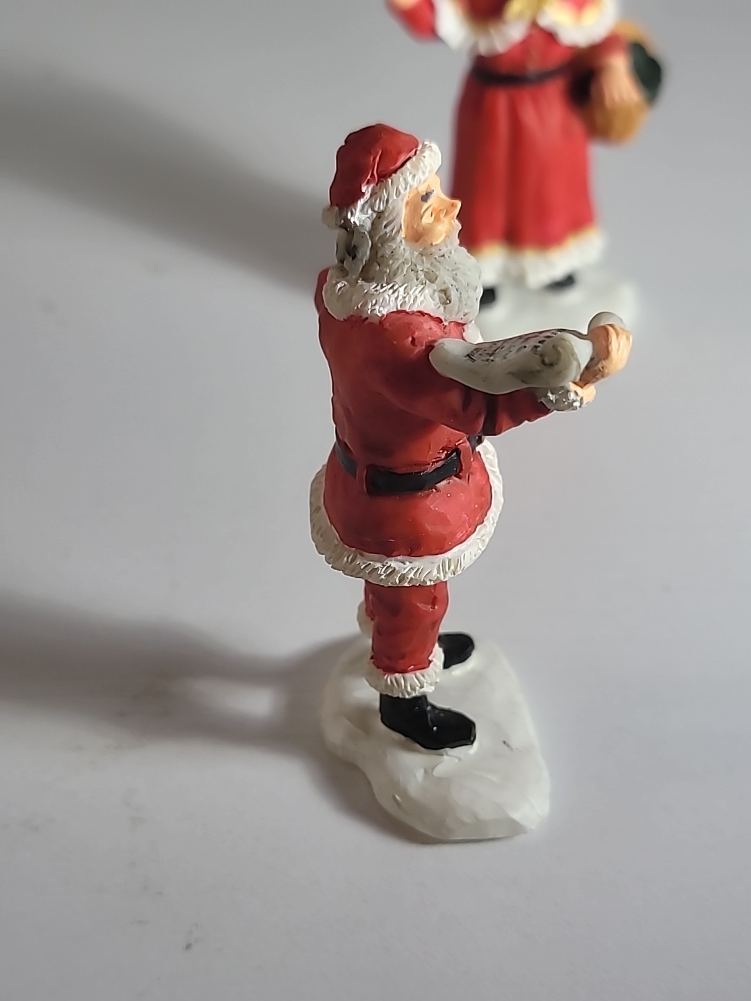 Lemax Christmas Village Town Mr. & Mrs. Santa Claus 92334 92335