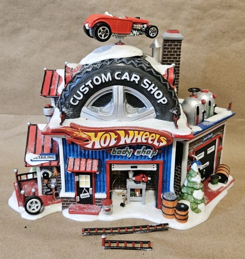 Department Dept 56 North Pole Series 2005 Hot Wheels Custom Car Shop – 5656784