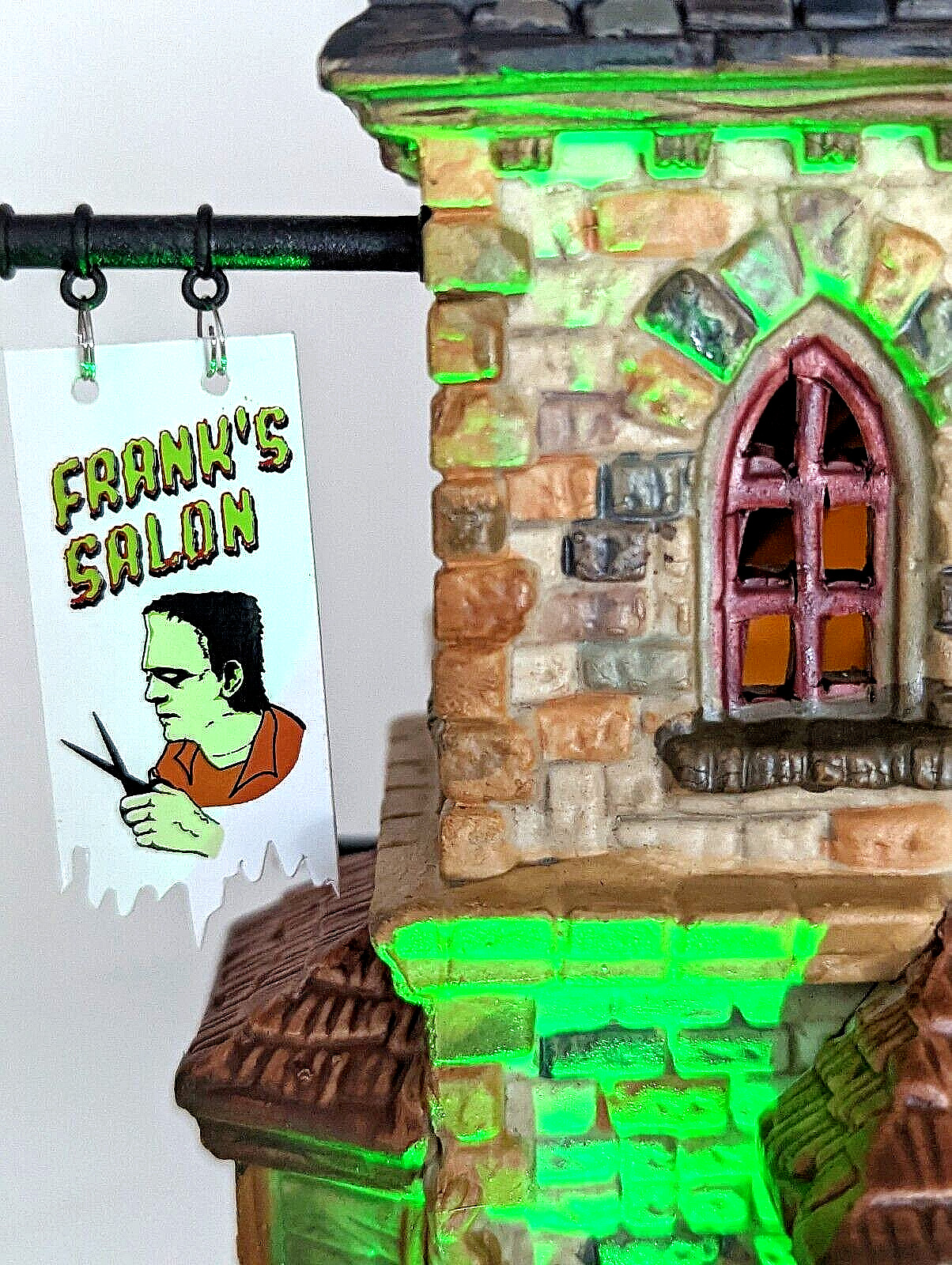 Lemax Spooky Town Franks Salon Frankenstein Hair Cut LED Sound Halloween Village