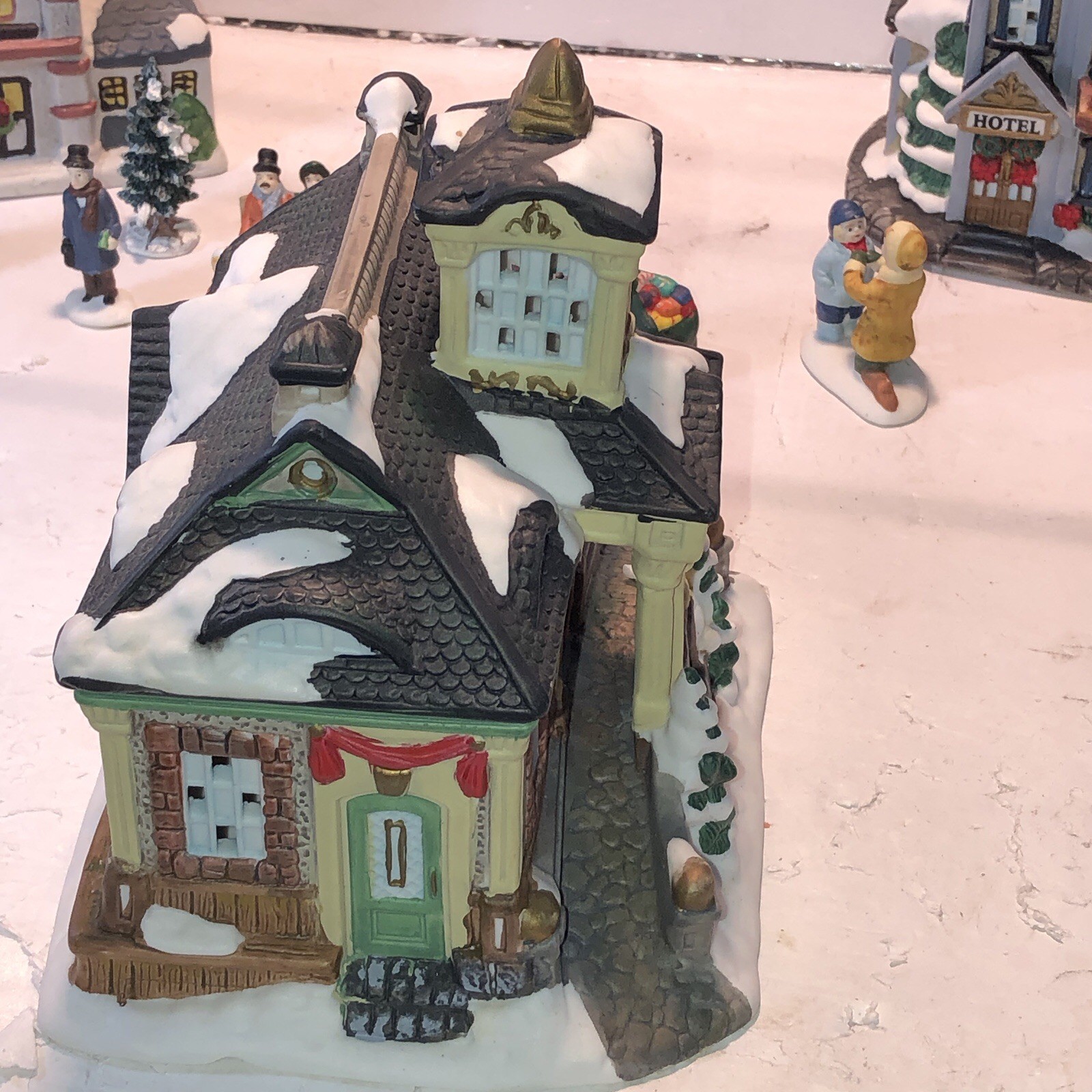 Galleria Hand Painted 20 Pc. Porcelain Christmas Village Box 2 Pc. are missing