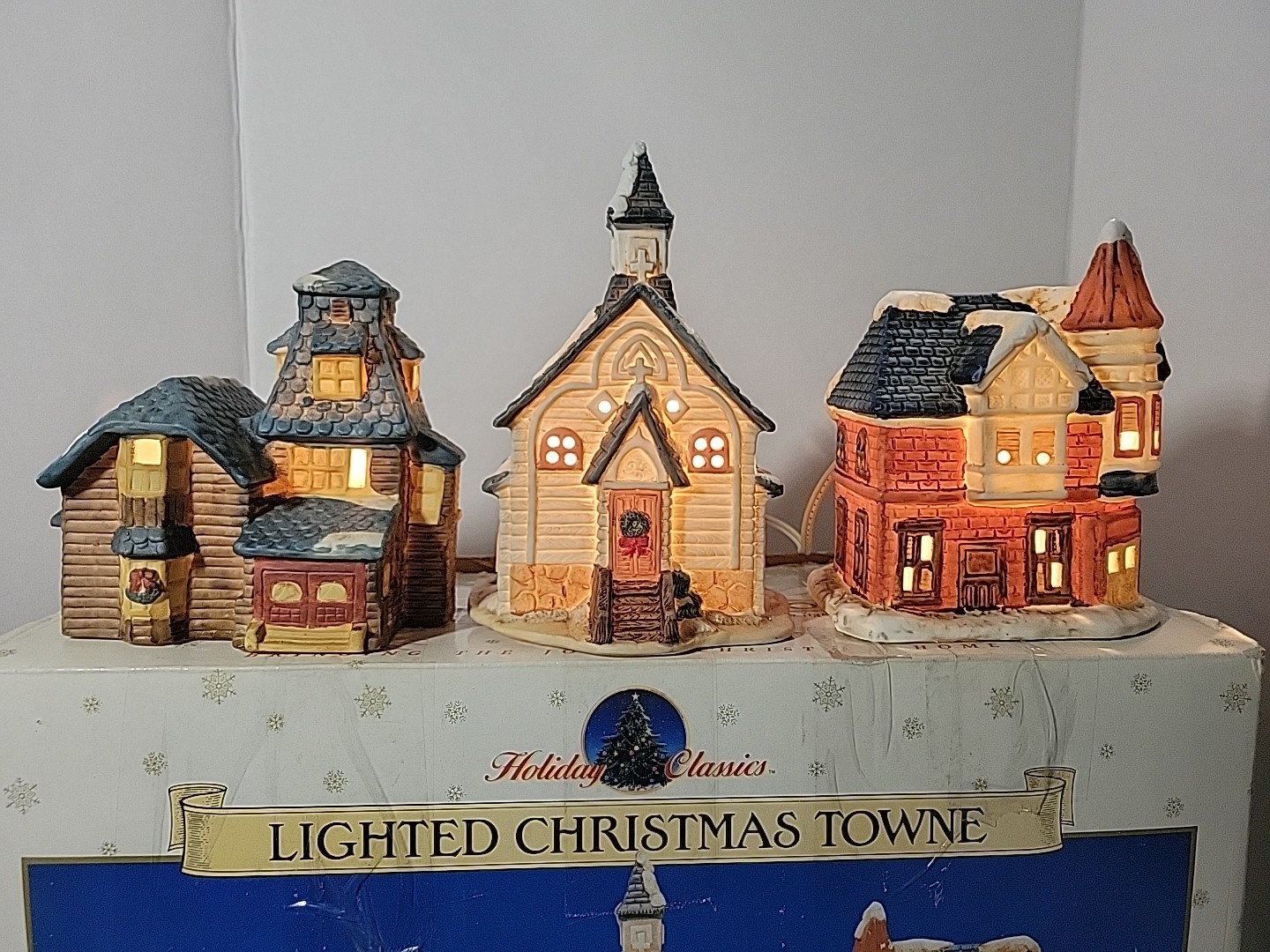 Vtg. HOLIDAY CLASSICS Lighted CHRISTMAS TOWNE 3pc Christmas Village Buildings