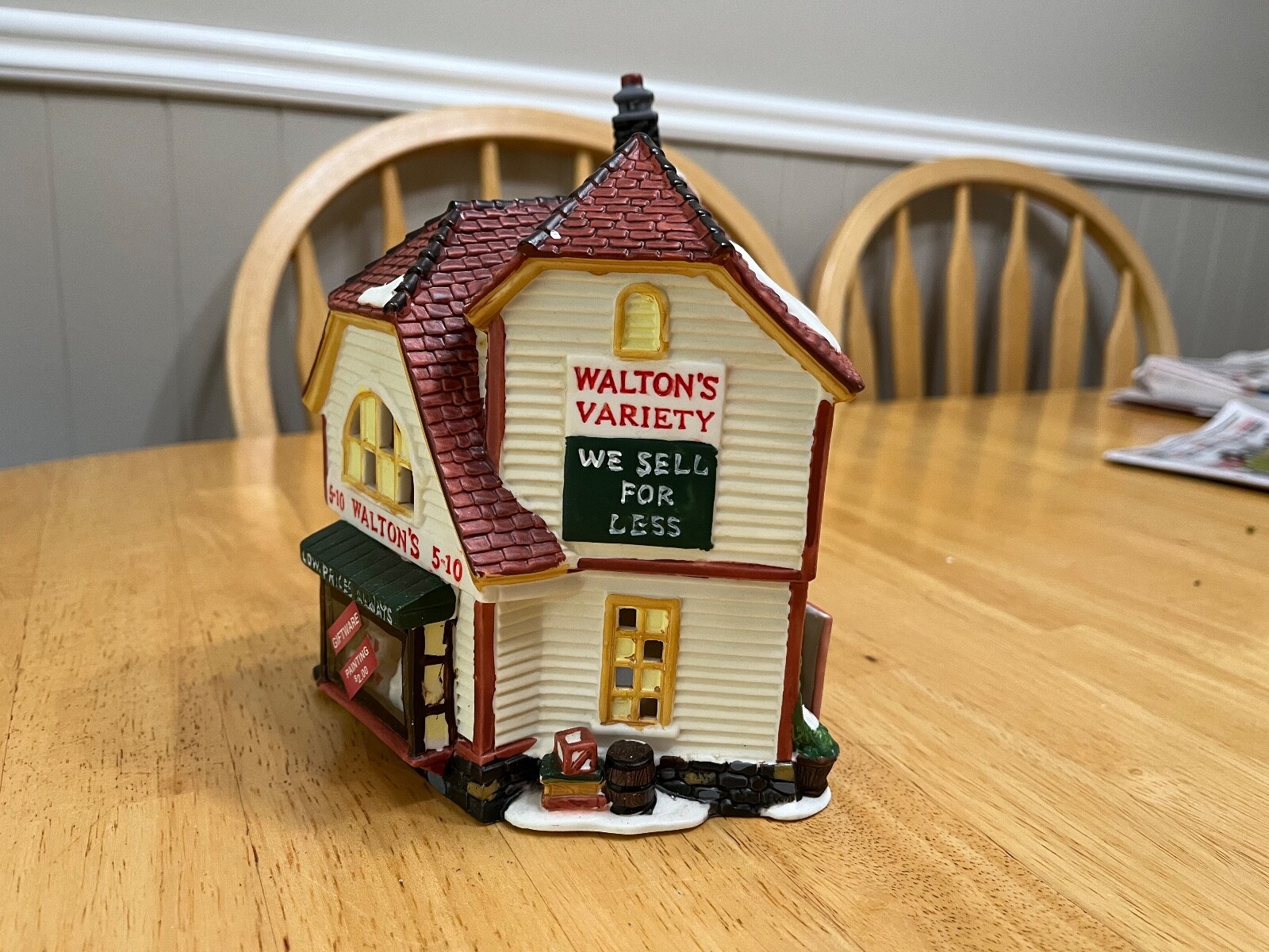 Holiday Time Walton’s 5&10 House Ceramic Christmas Decor