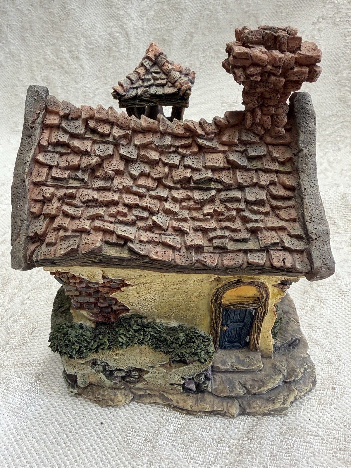 Boyds Bearly-Built Villages School House with accessories. First edition house.