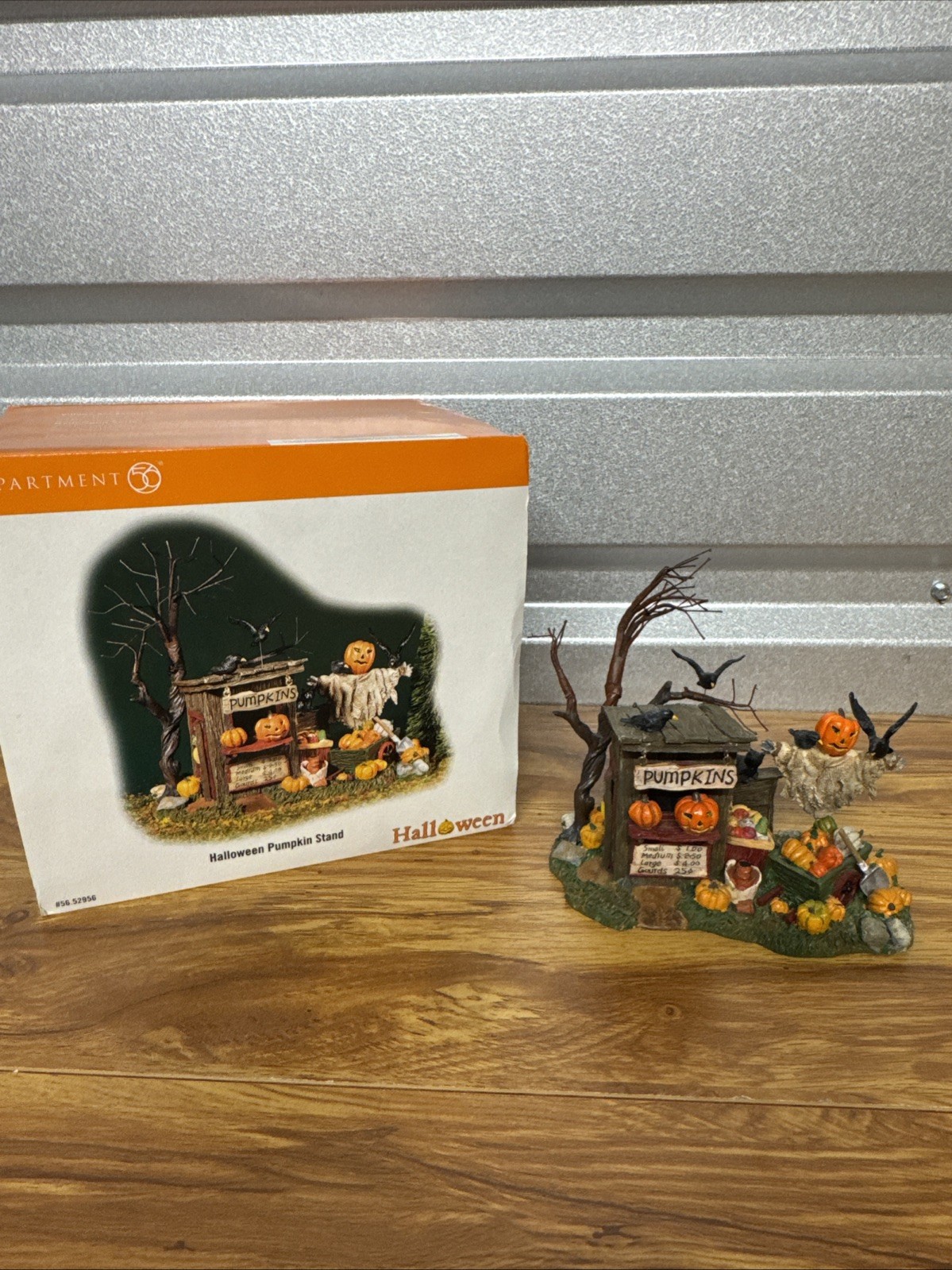 Dept 56 Halloween Pumpkin Stand #56.52956 Creepy Scarecrow Crows Pumpkins w Box