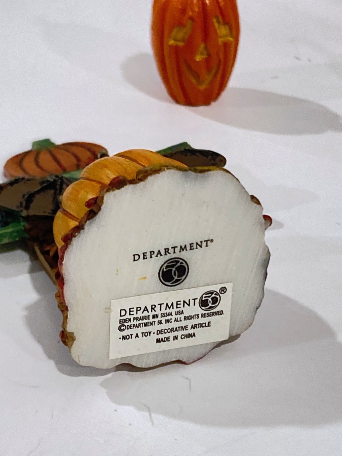 Dept 56 Halloween Snow Village Lighted Jack-O-Lantern Tree & 6 Pumpkins RETIRED