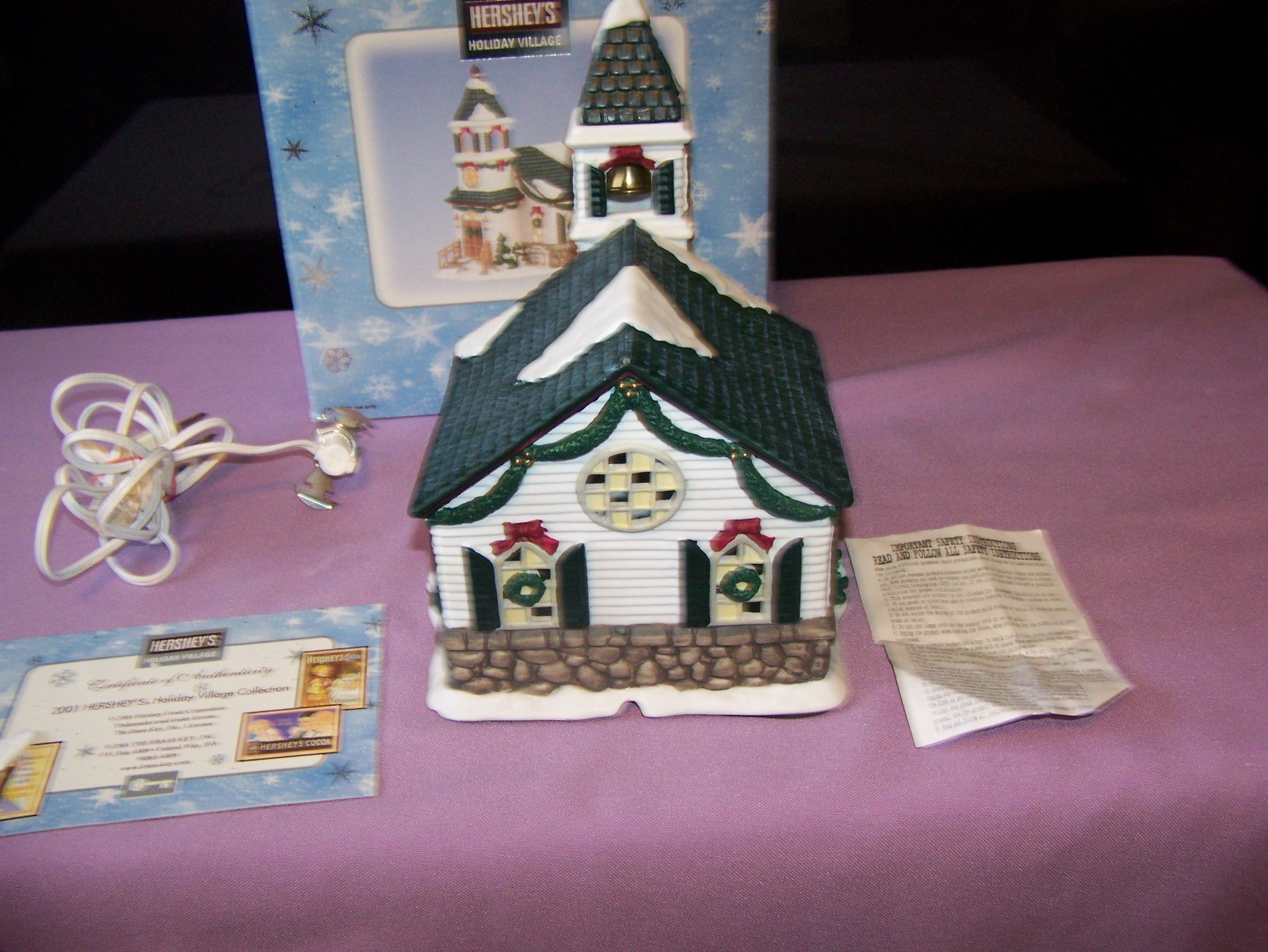 Hershey’s Holiday Village Village Church lighted Christmas house W/Box & Sign