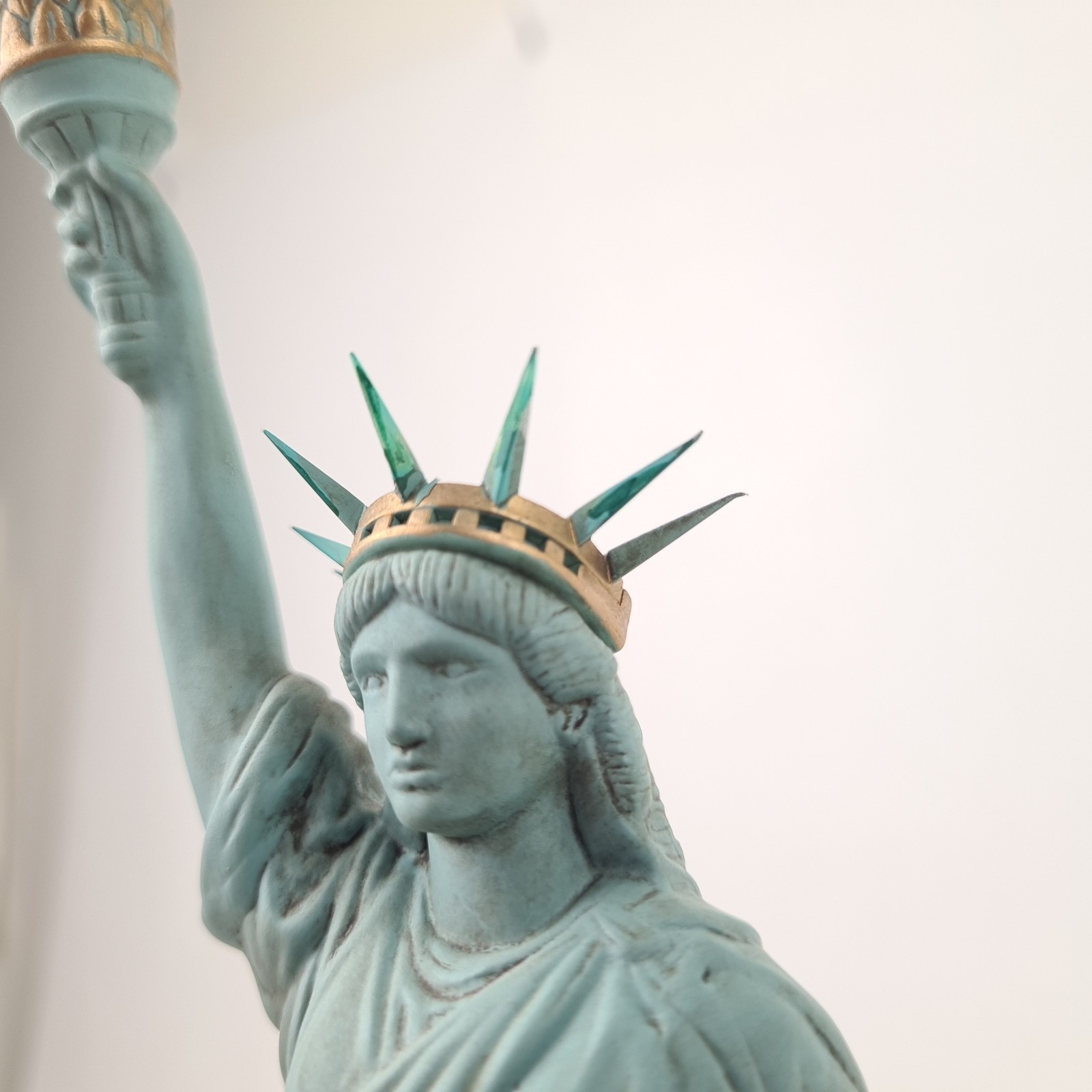 🚨 Department 56 “Statue Of Liberty” 57708 American Pride Porcelain Building