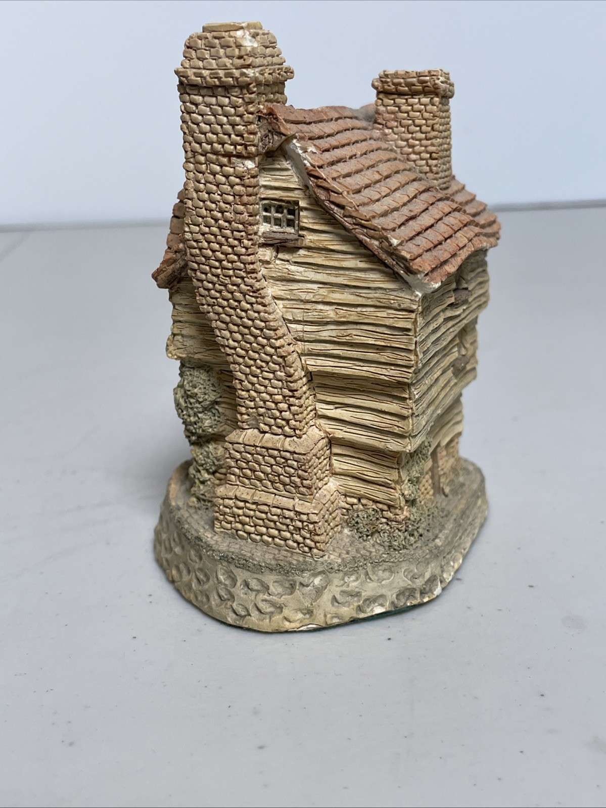 Vintage 1980 David Winter 4″ Wine Merchant Village House Cottage Great Britain