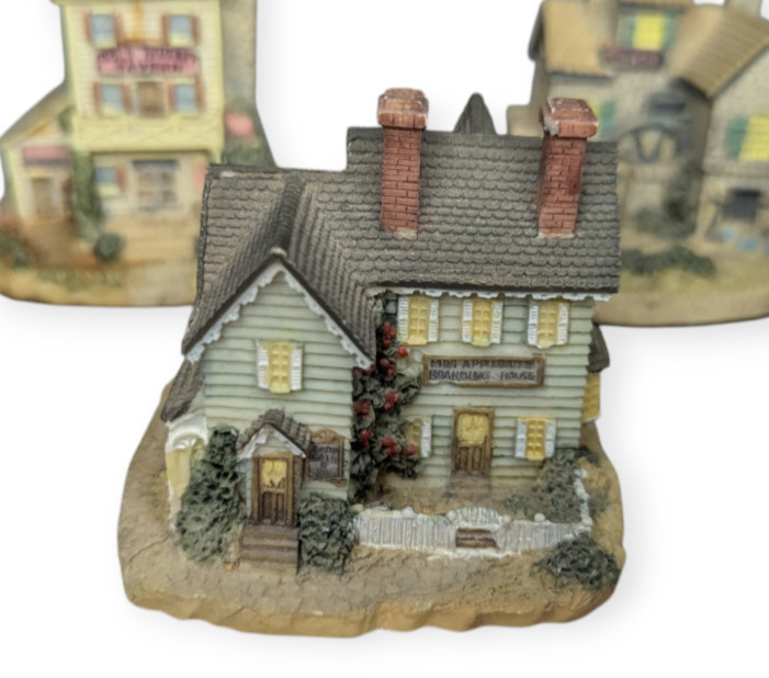 Vintage 1993 International Resourcing Services Inc Resin Mini Houses Lot of 6
