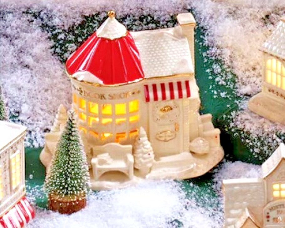Lenox Mistletoe Park Lit BOOK SHOP Village Treasures Figurine NEW Boxed