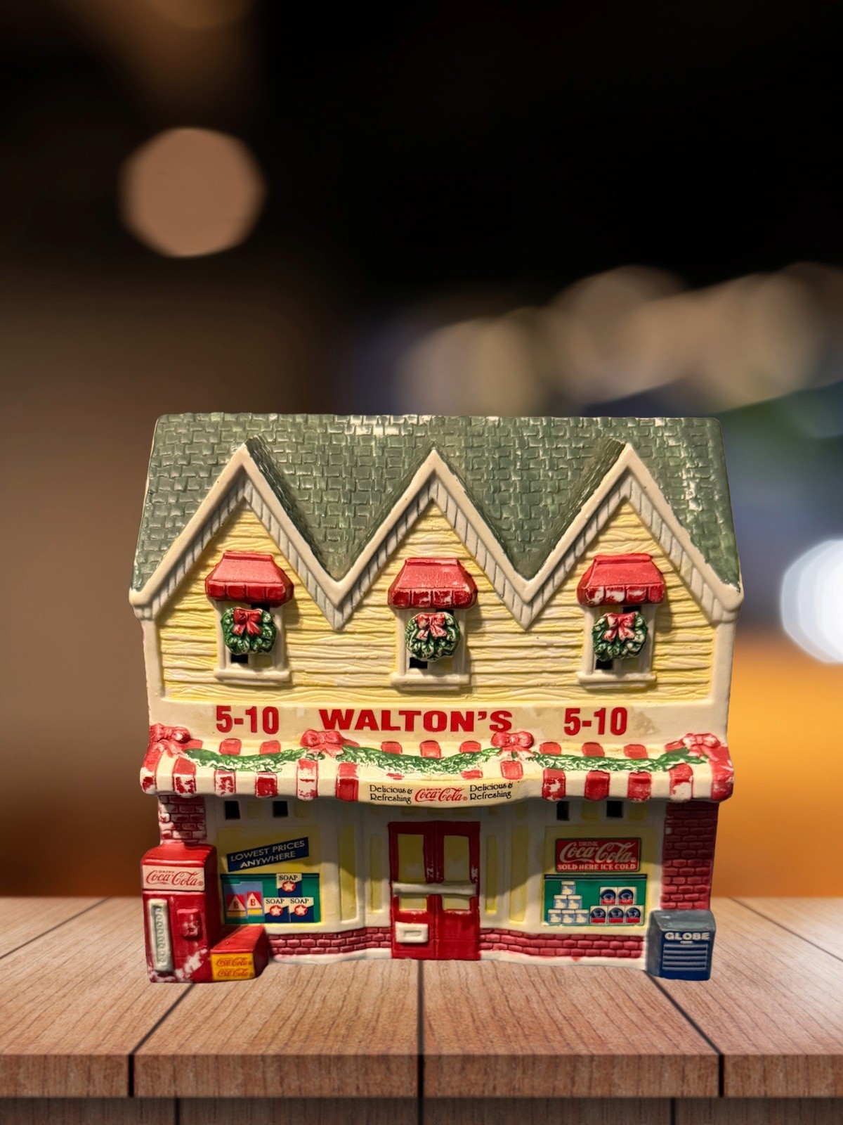 Coca-Cola 1996 Town Square Collection Lighted Walton’s 5-10