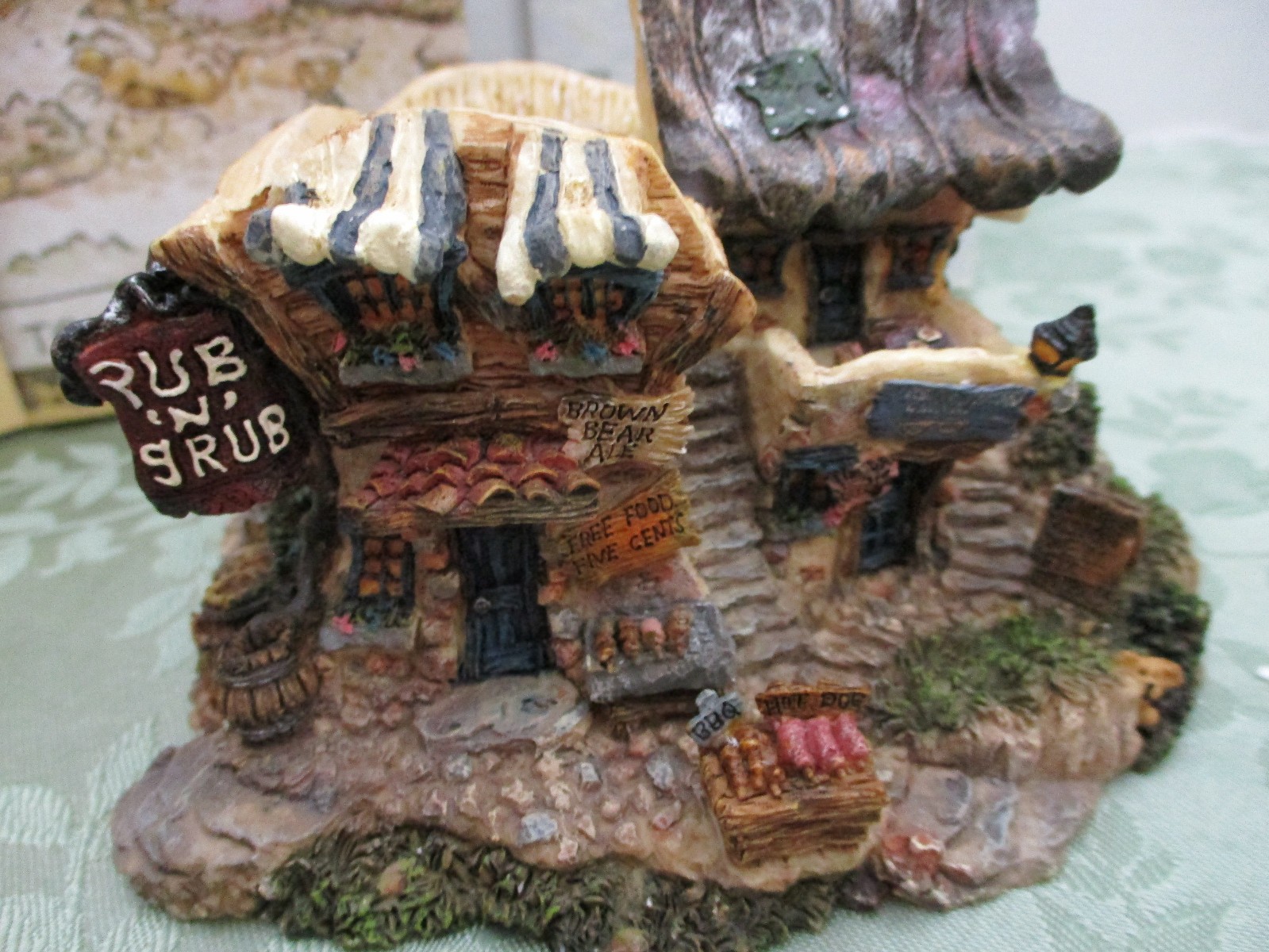 Boyds Bearly-Built Villages Pub’N Grub & Accessories 2001 NIB
